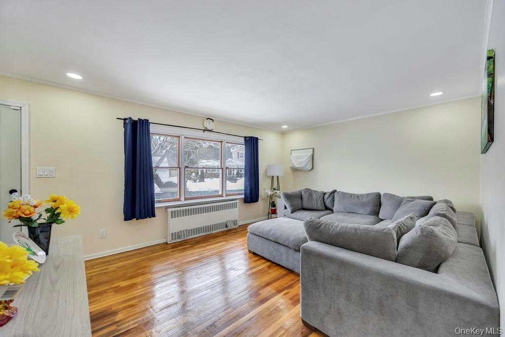 41 Winding Road, Hicksville, NY 11801