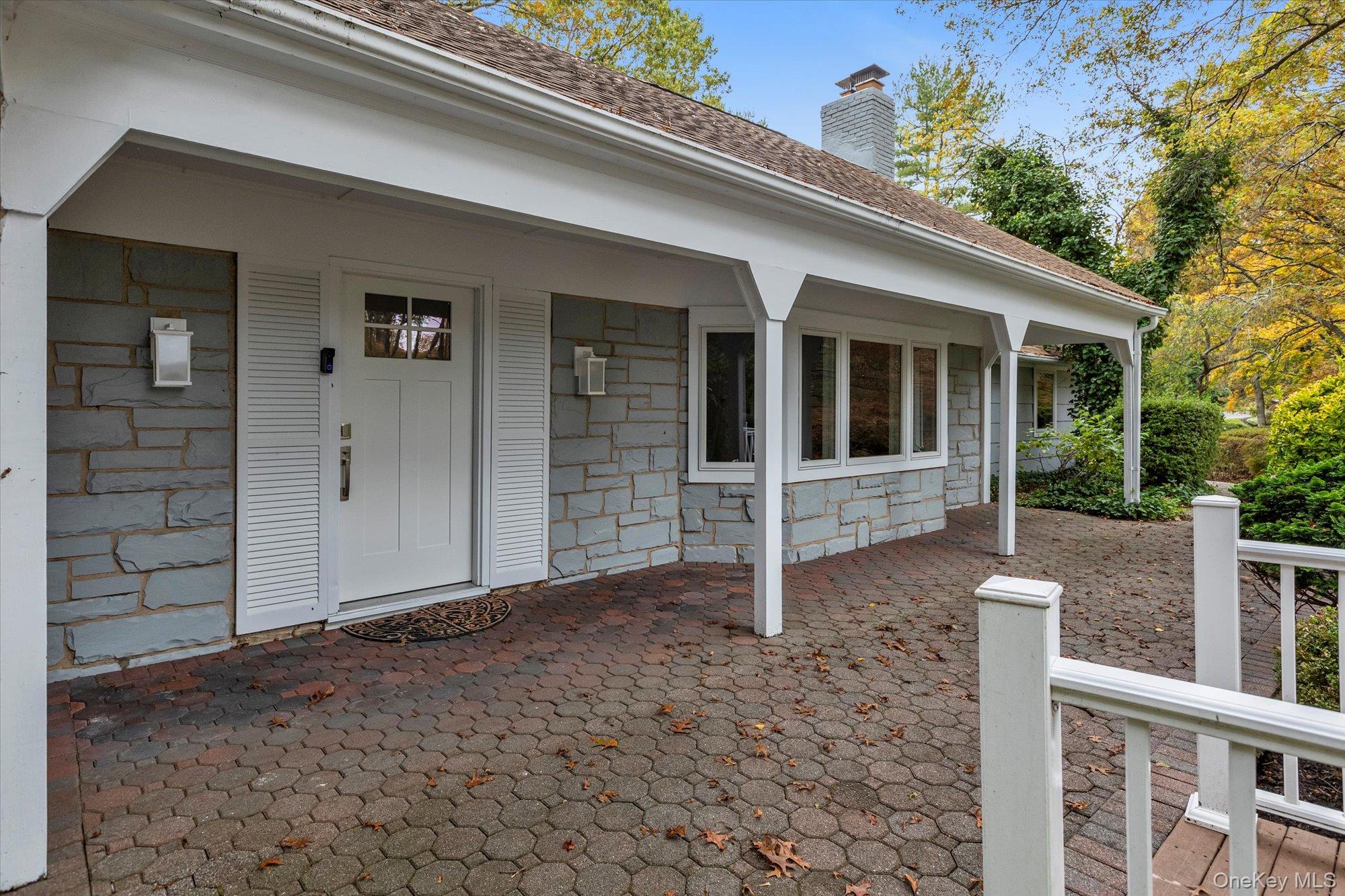 2 Westbourne Lane, Melville, NY 11747