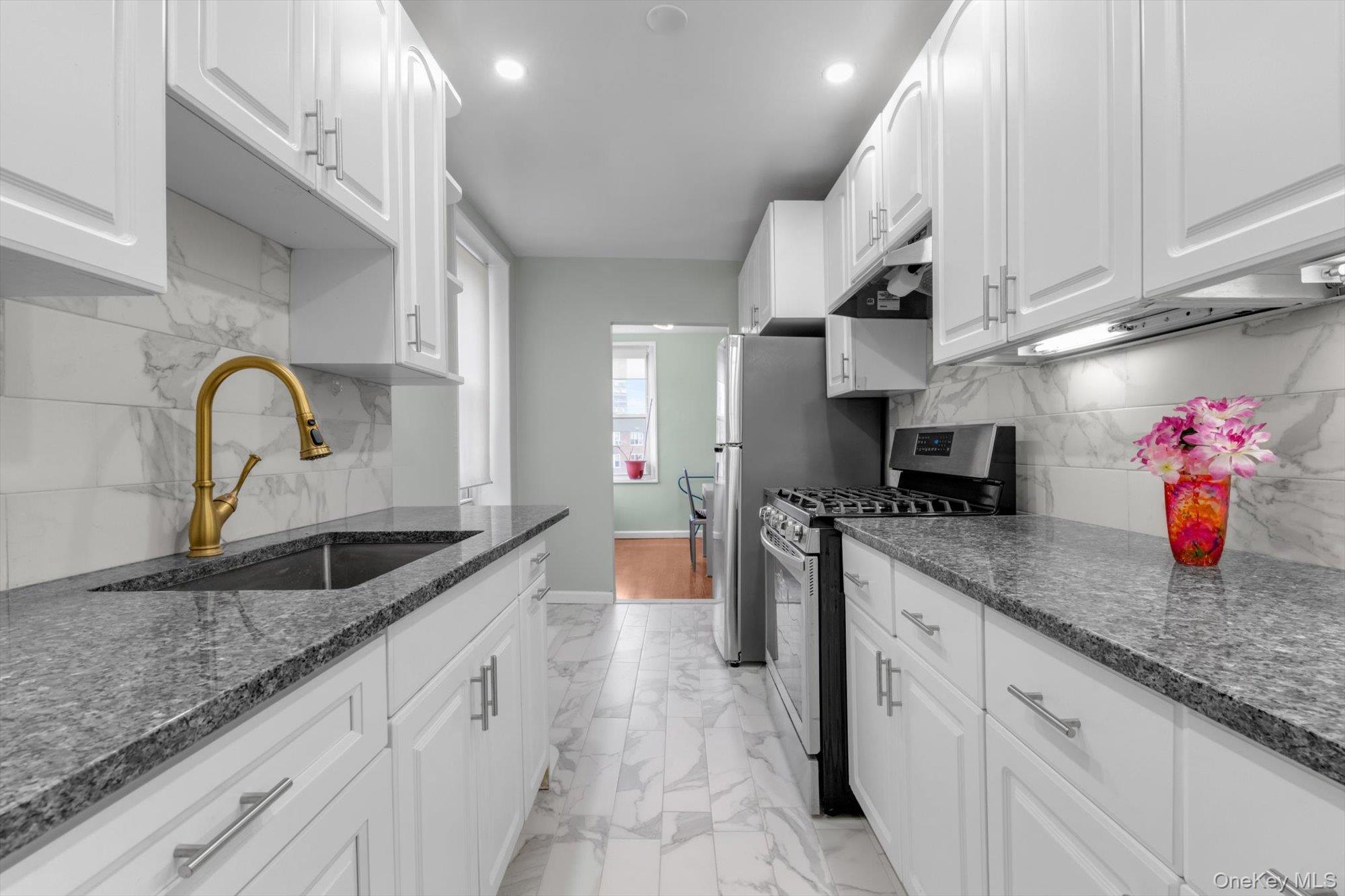 18-70 211th Street # 6J, Bayside, NY 11360