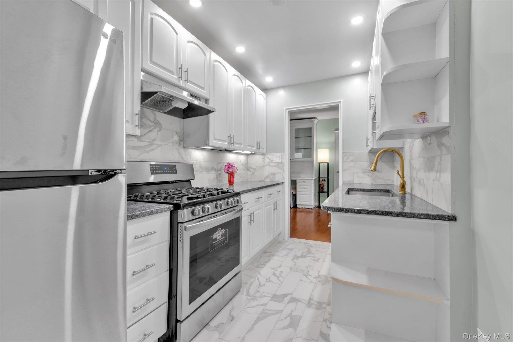 18-70 211th Street # 6J, Bayside, NY 11360