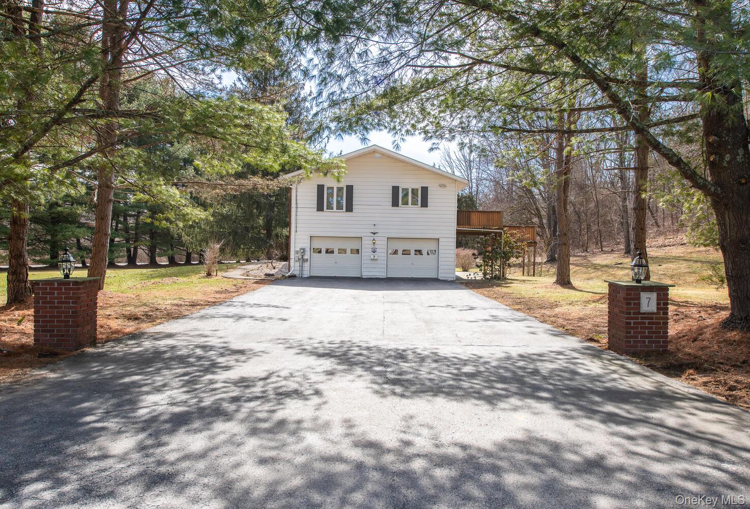 7 Finnish Lane, Lagrangeville, NY 12540