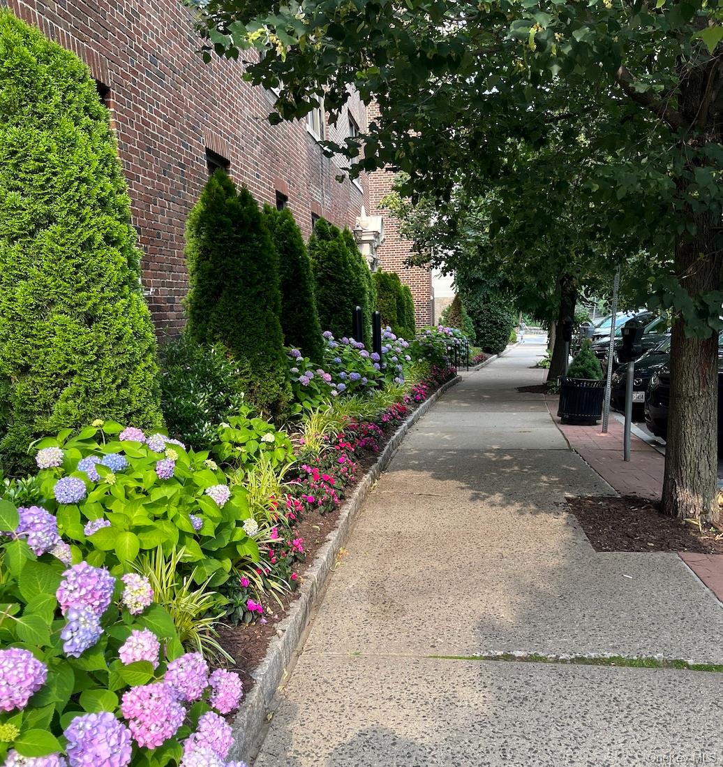 36 West Pondfield Road # 2A, Bronxville, NY 10708