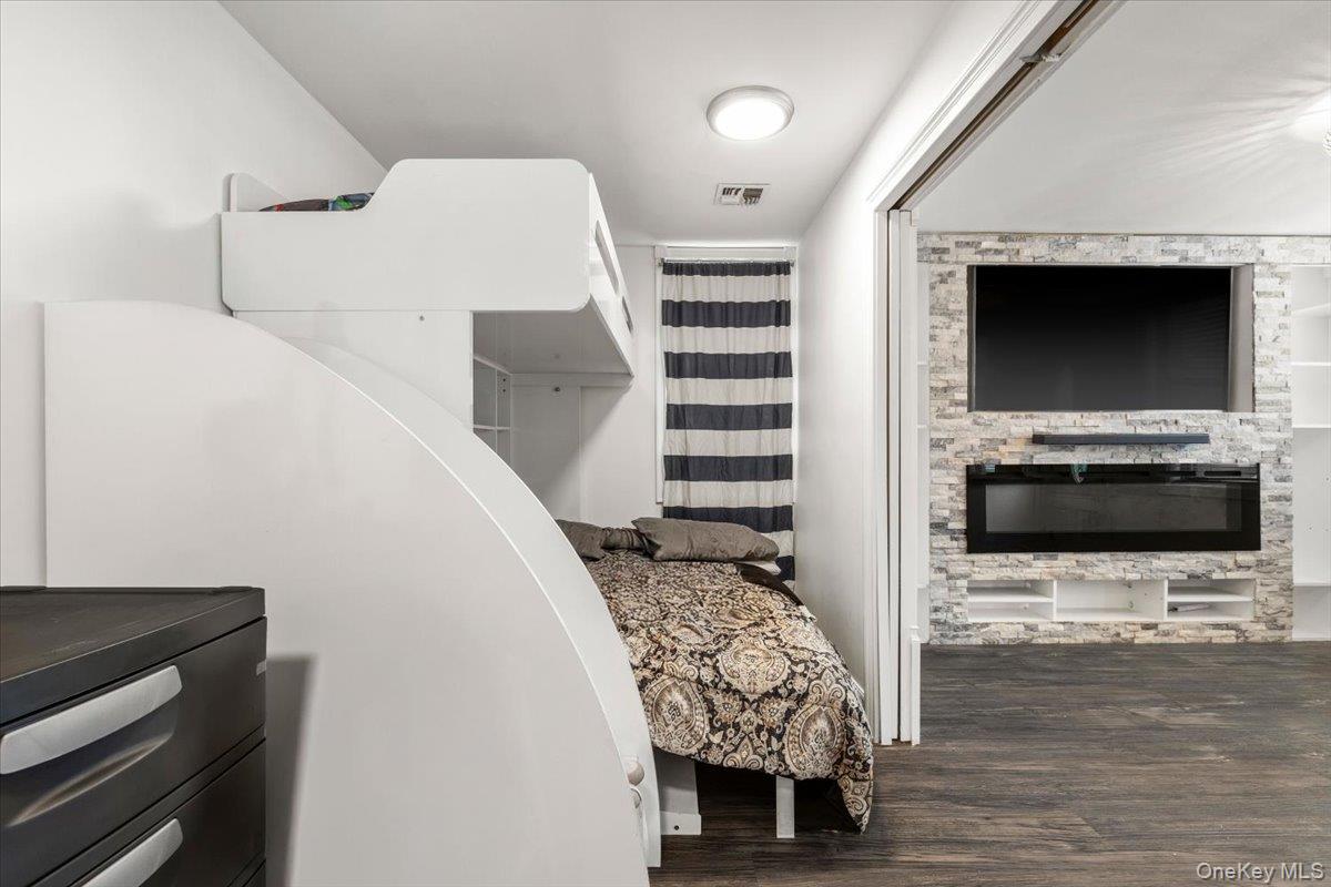 233 Sunset Boulevard, Bronx, NY 10473