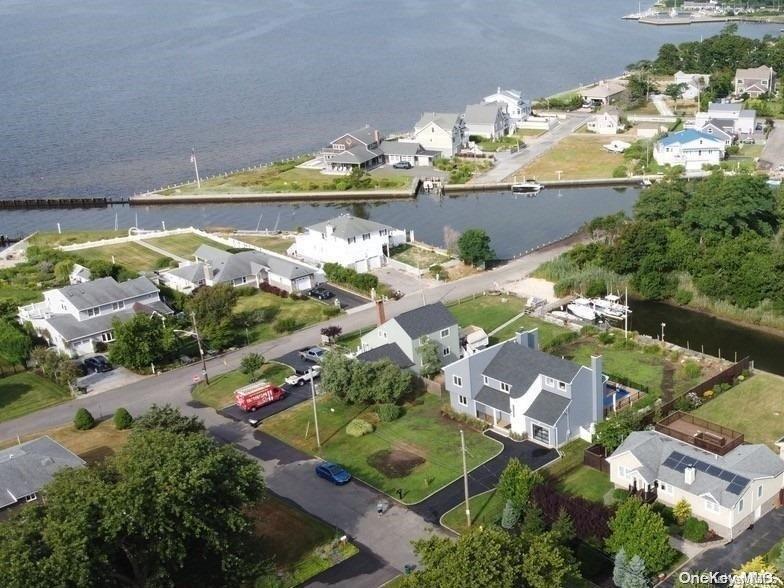 4 Bay Street, Center Moriches, NY 11934