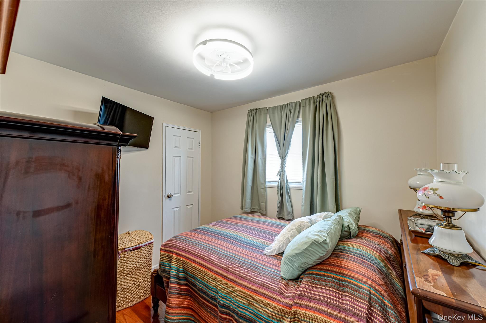 389 Beebe Court, North Babylon, NY 11703