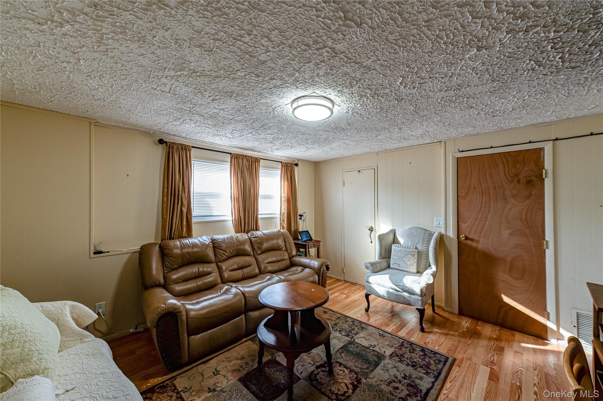 389 Beebe Court, North Babylon, NY 11703