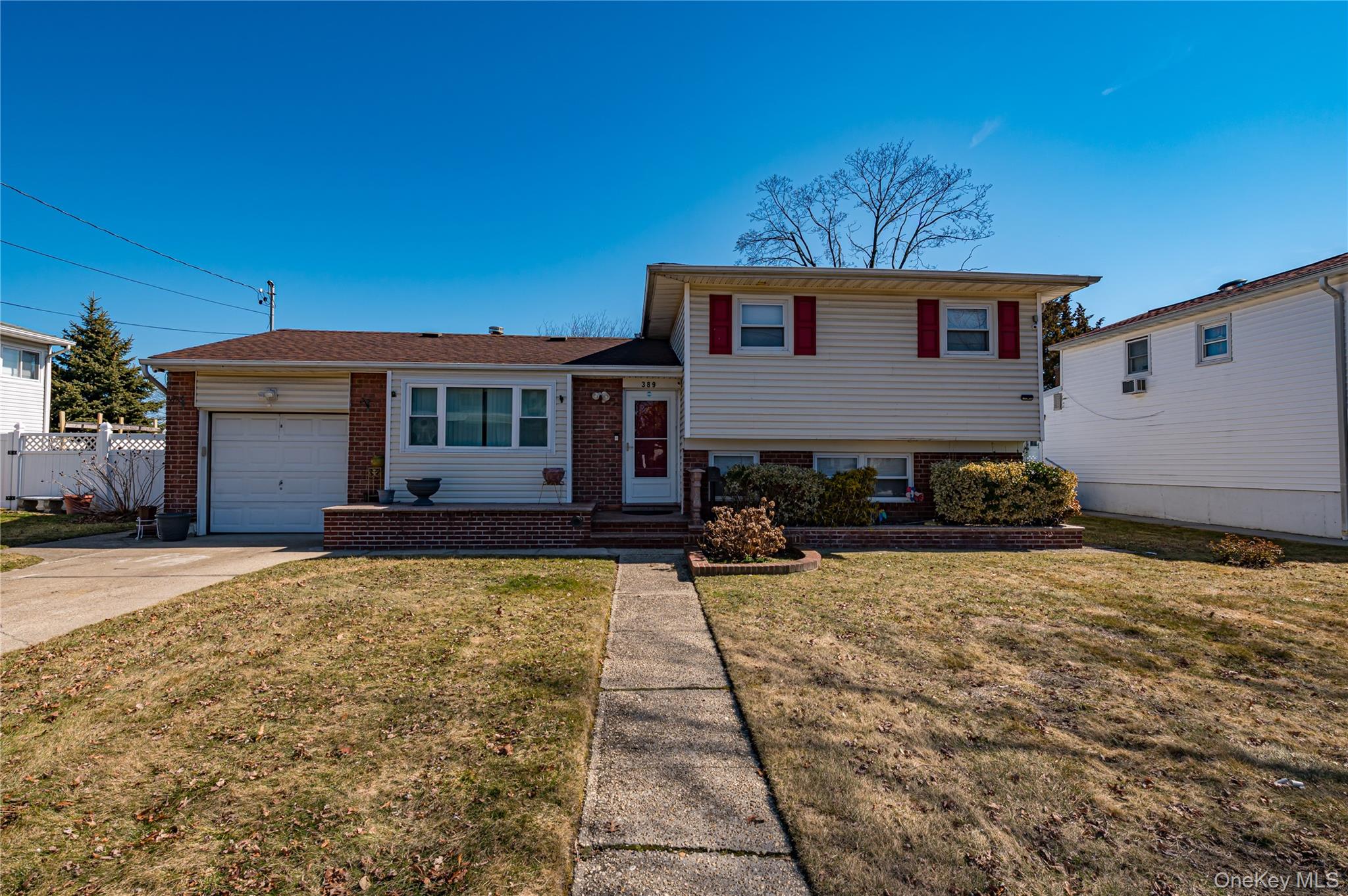 389 Beebe Court, North Babylon, NY 11703