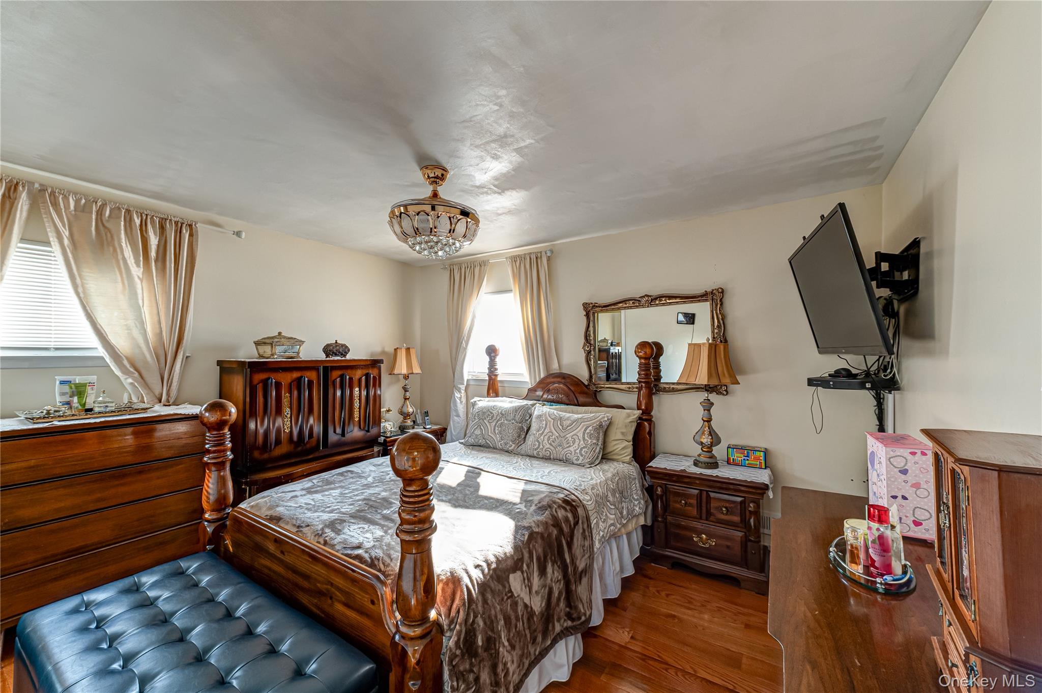 389 Beebe Court, North Babylon, NY 11703