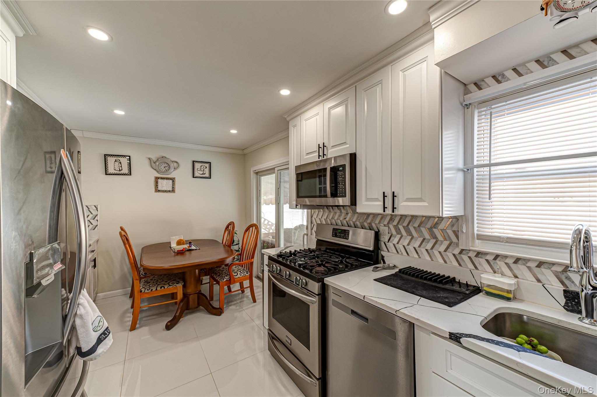 389 Beebe Court, North Babylon, NY 11703