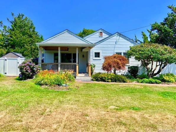 16 Osceola Lane, Southampton, NY 11968