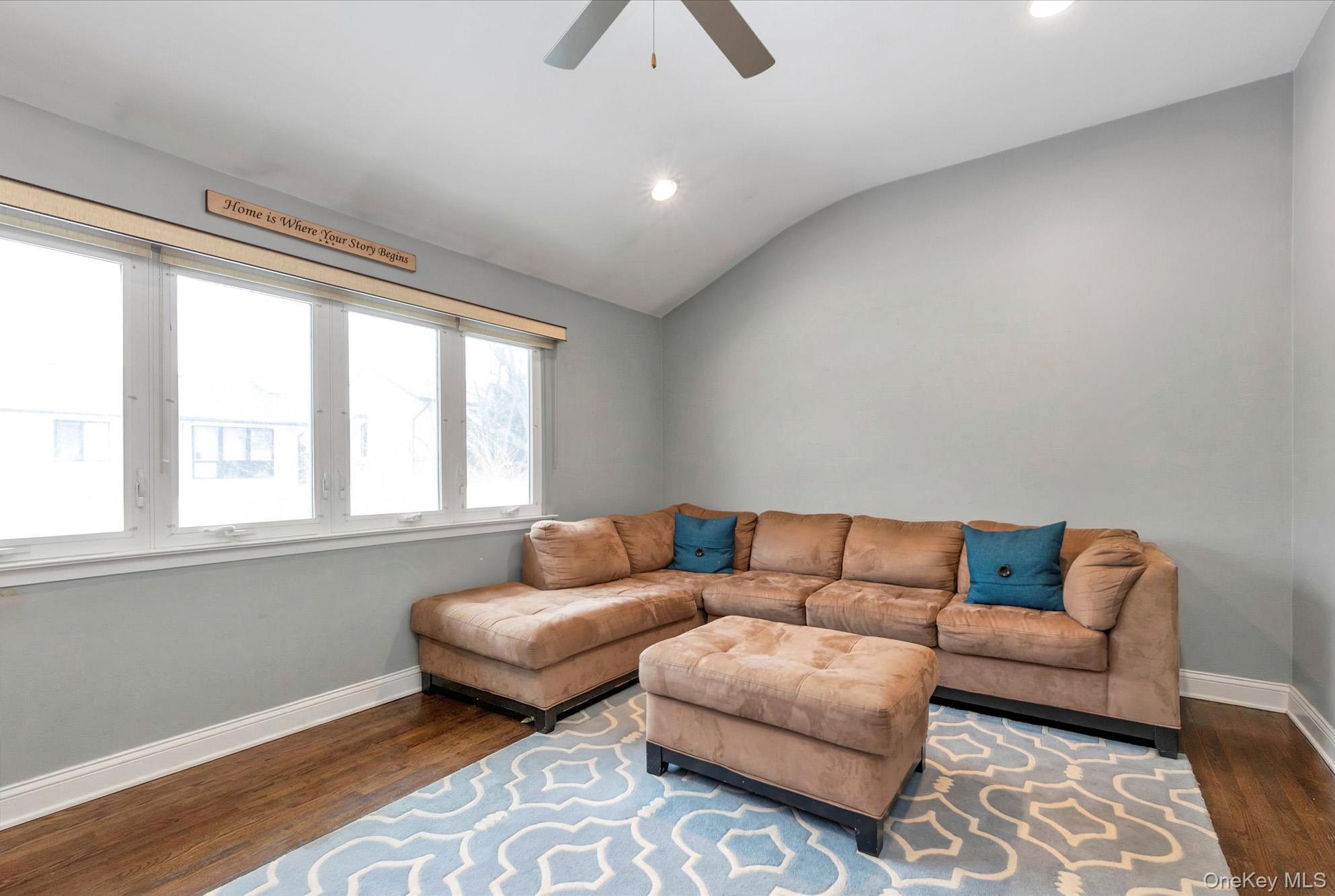 6 Cedar Drive E, Plainview, NY 11803