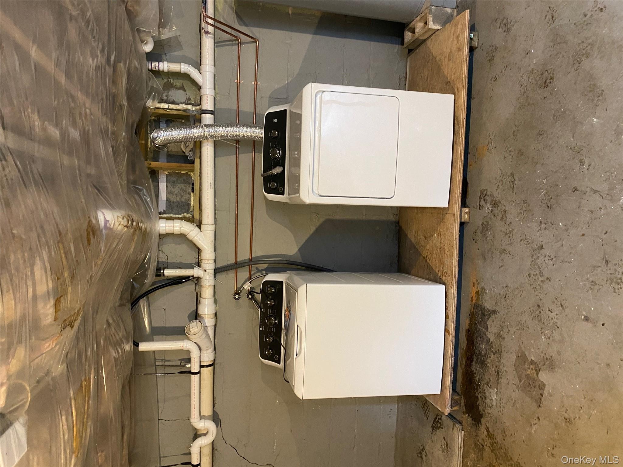 62B E 2nd Street, Riverhead, NY 11901