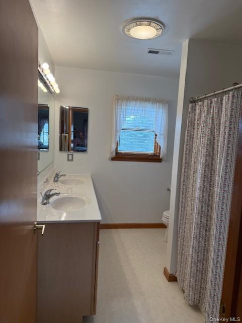 4 Grapevine Place, Poughkeepsie, NY 12603