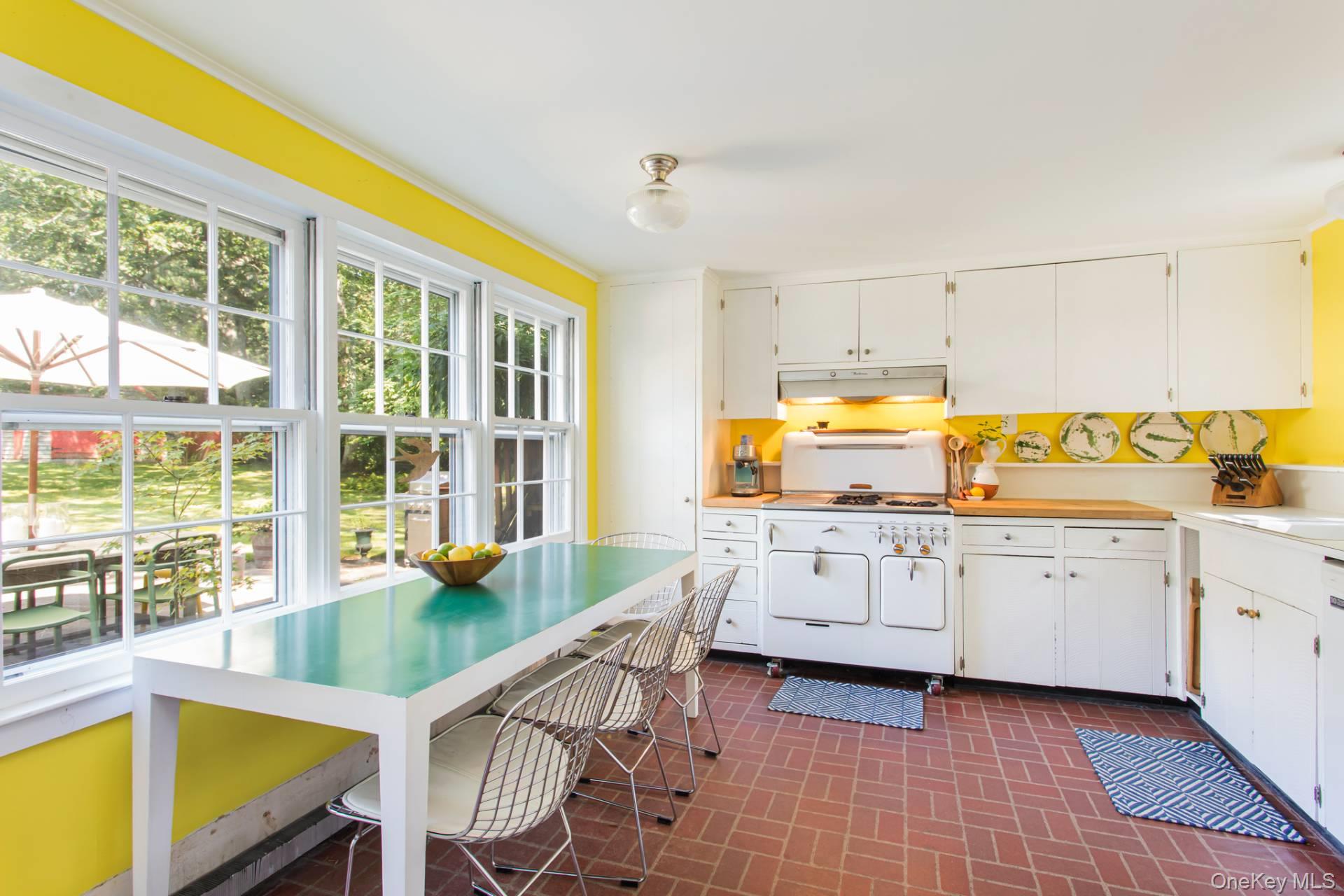 493 Abrahams Path, Amagansett, NY 11930