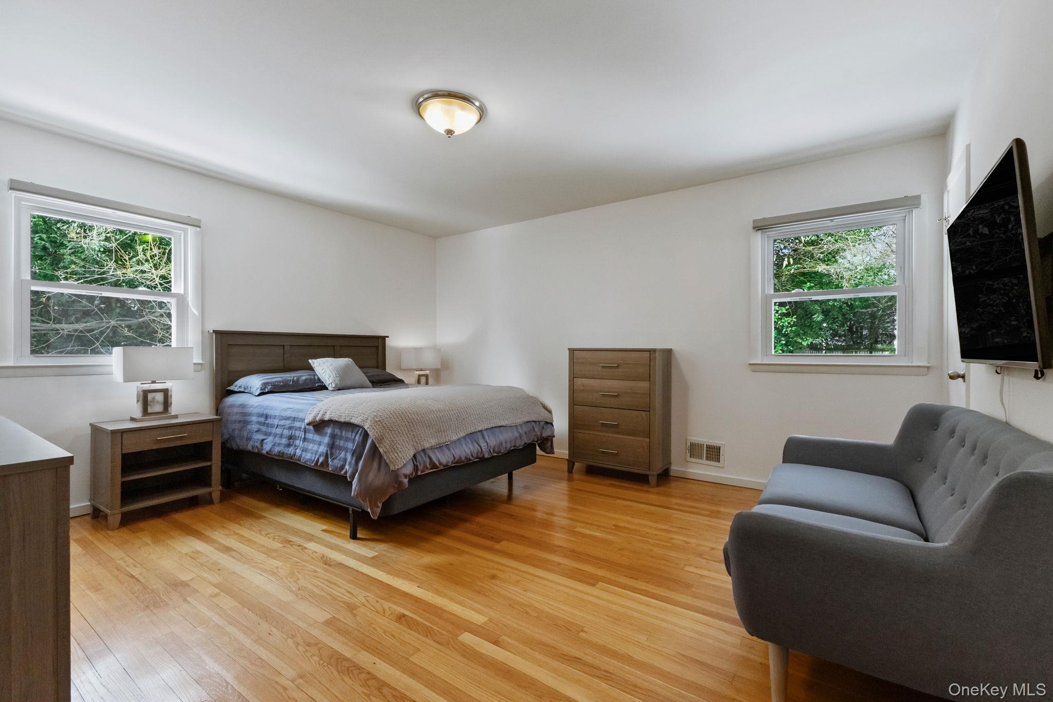 15 Meadow Place, Rye, NY 10580