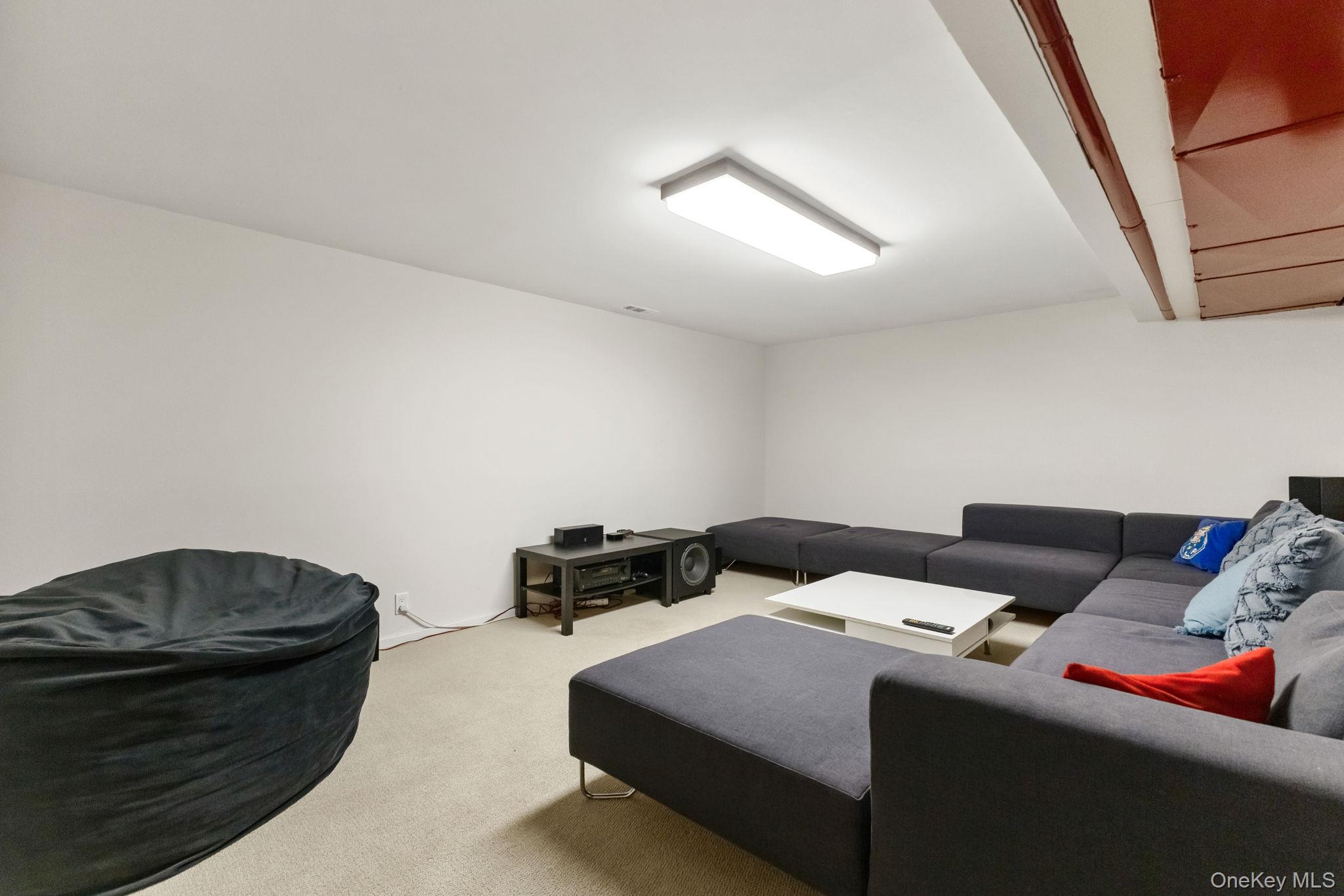 15 Meadow Place, Rye, NY 10580