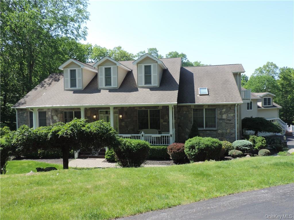 49 Woodcrest Drive, Hopewell Junction, NY 12533