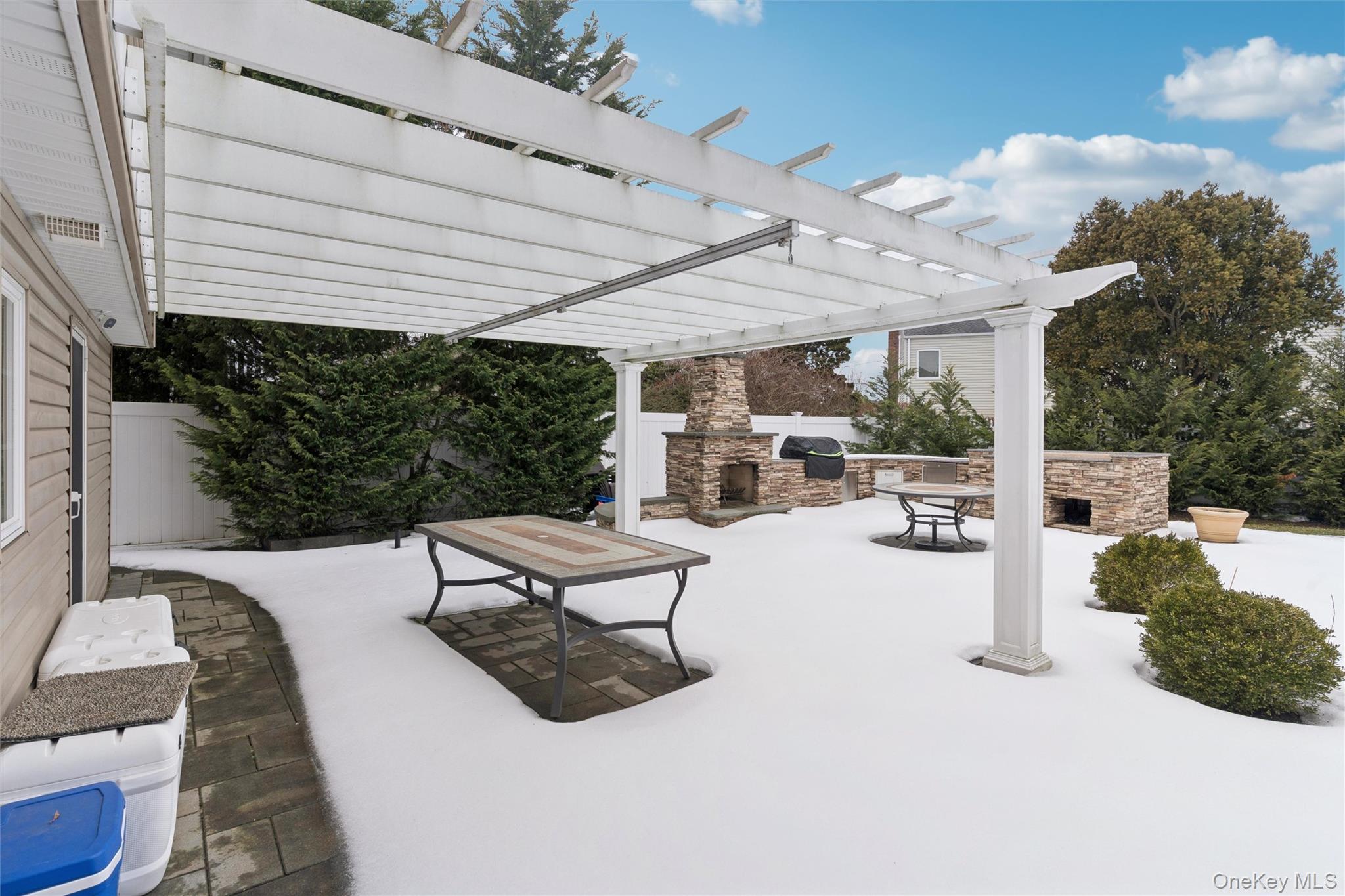 1827 Glenn Lane, Merrick, NY 11566