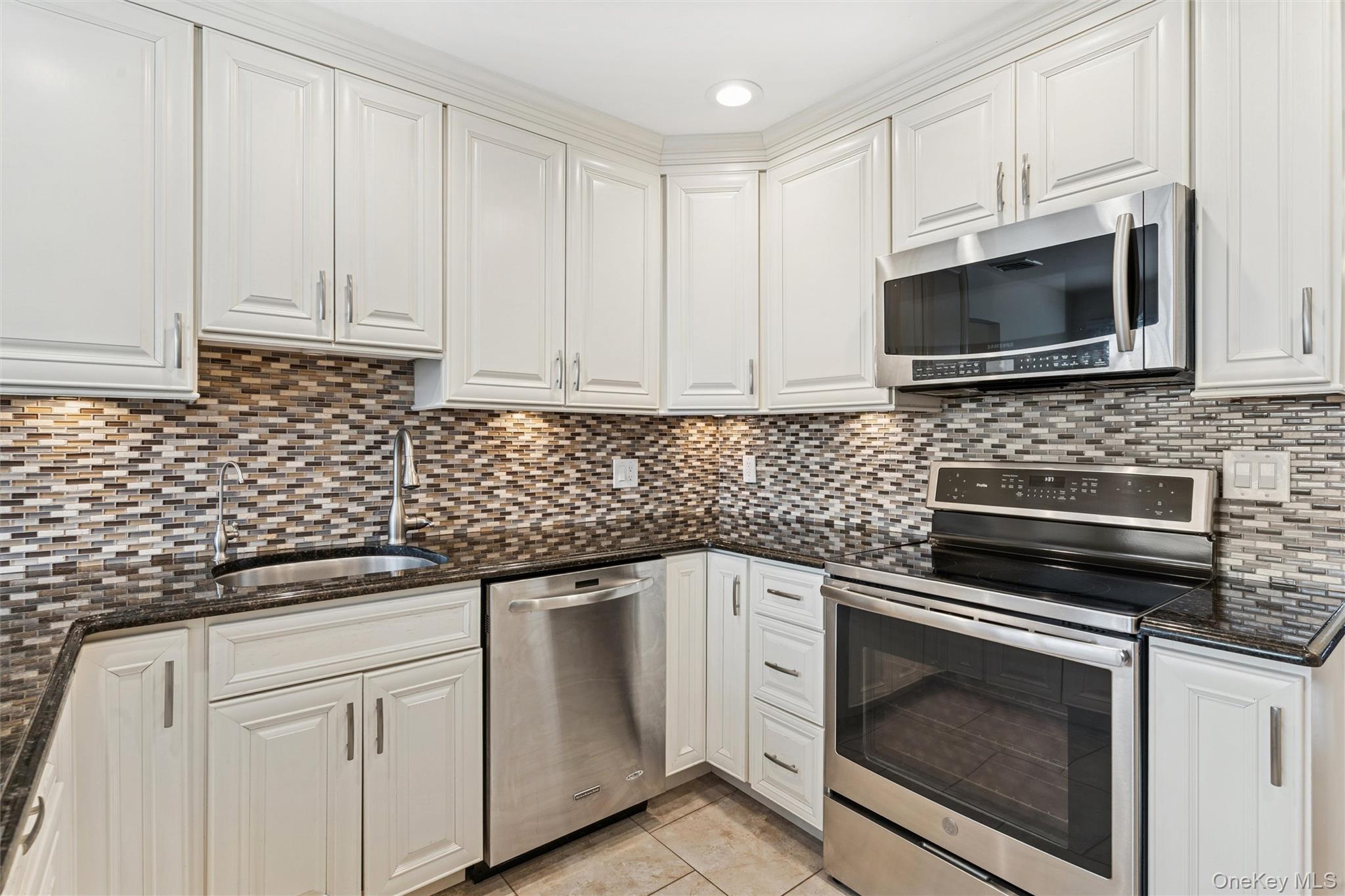 1827 Glenn Lane, Merrick, NY 11566