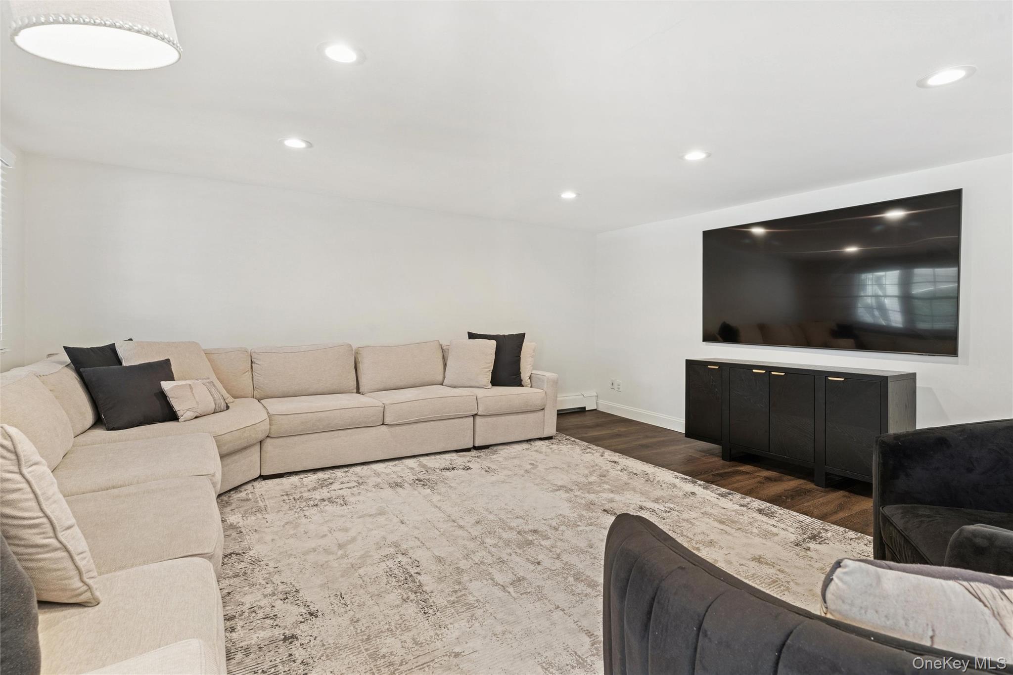 1827 Glenn Lane, Merrick, NY 11566