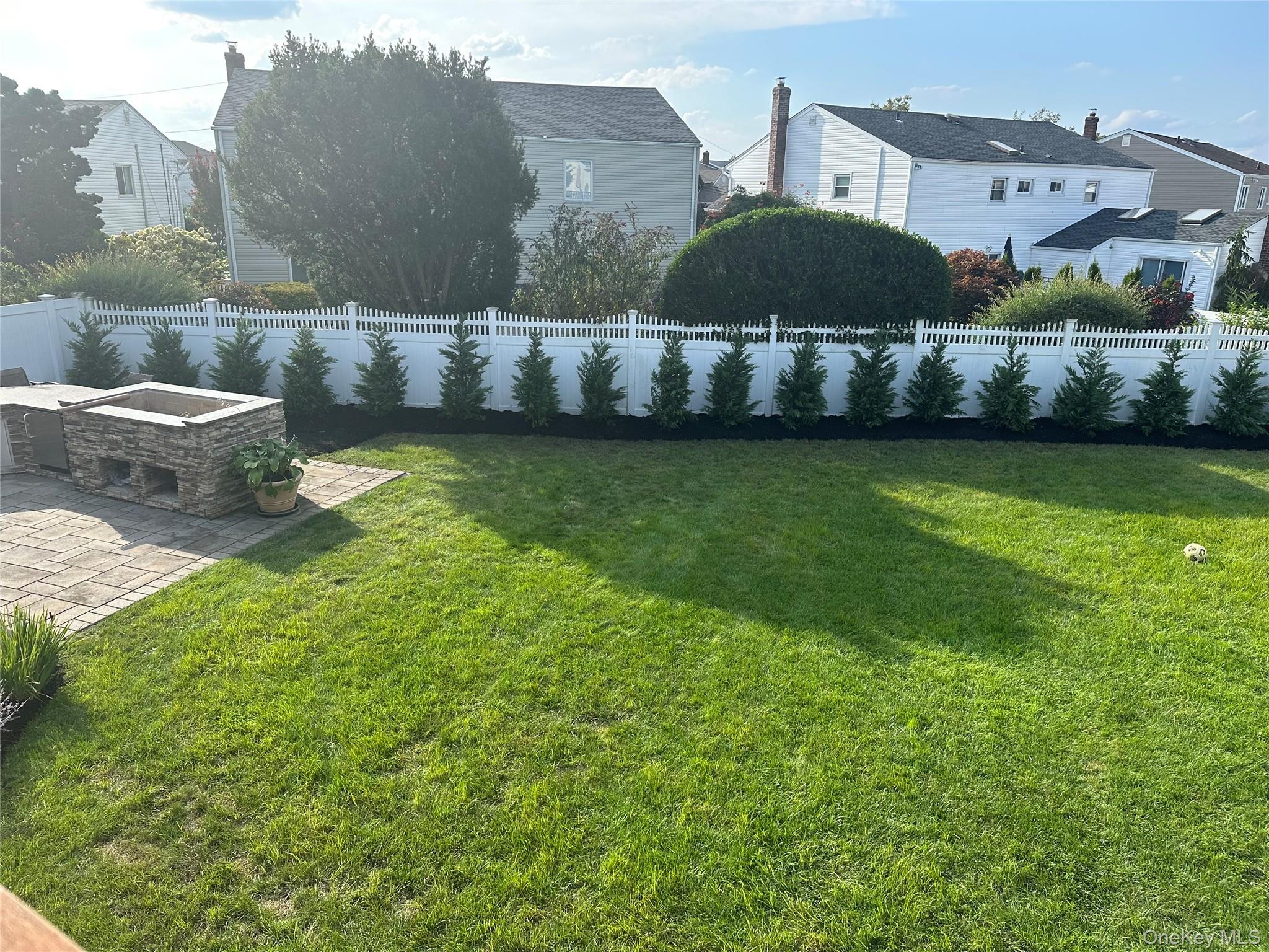 1827 Glenn Lane, Merrick, NY 11566