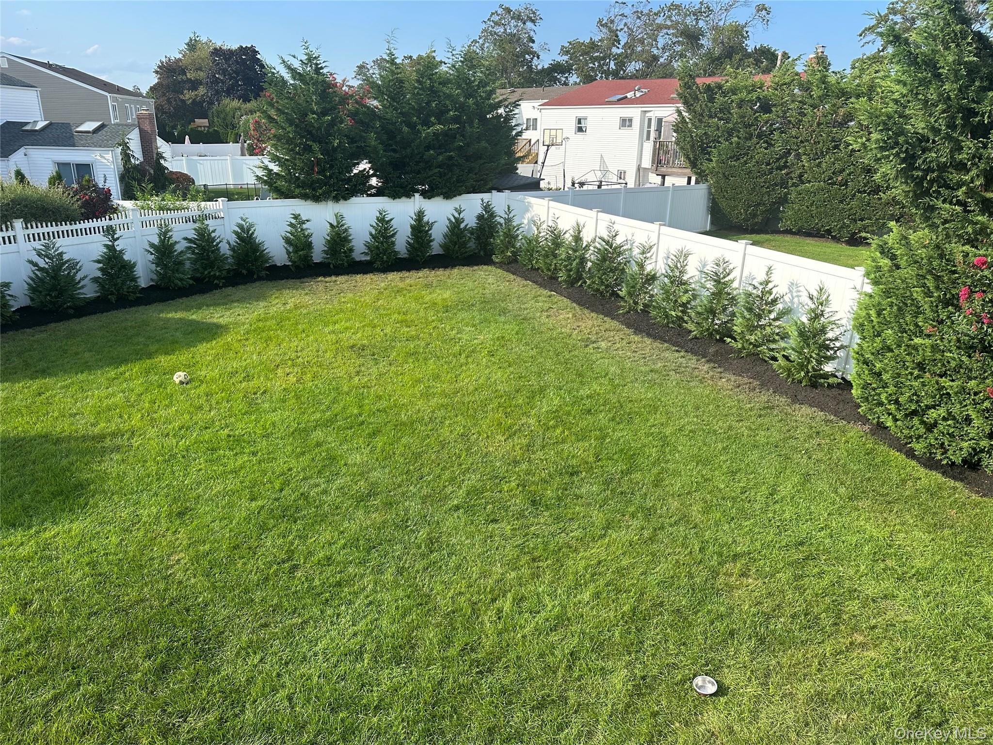 1827 Glenn Lane, Merrick, NY 11566