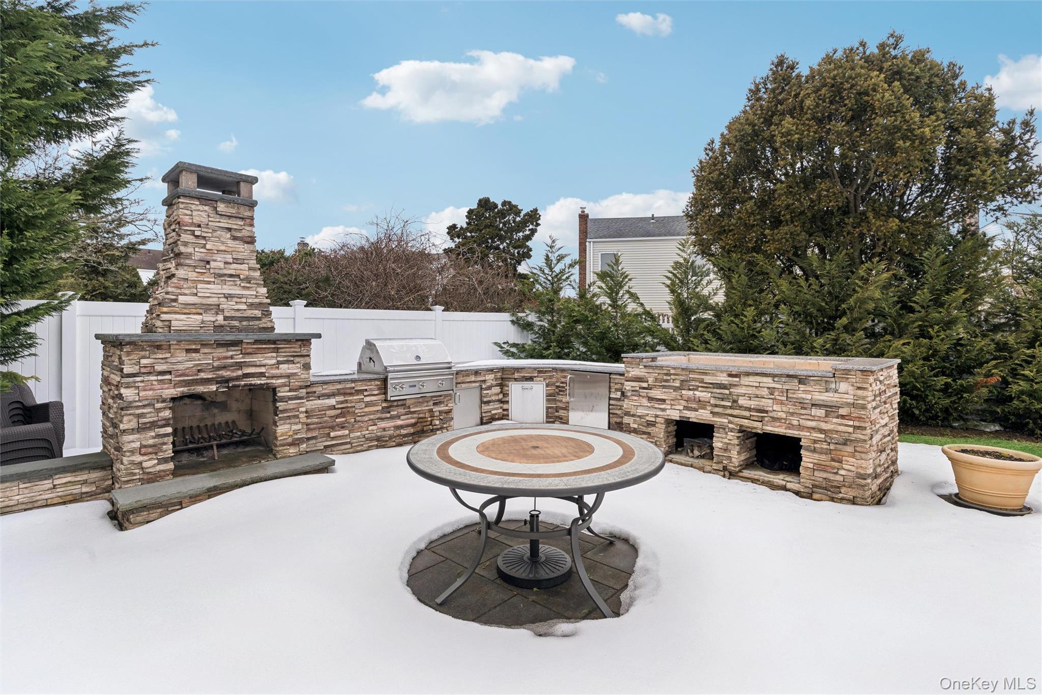 1827 Glenn Lane, Merrick, NY 11566