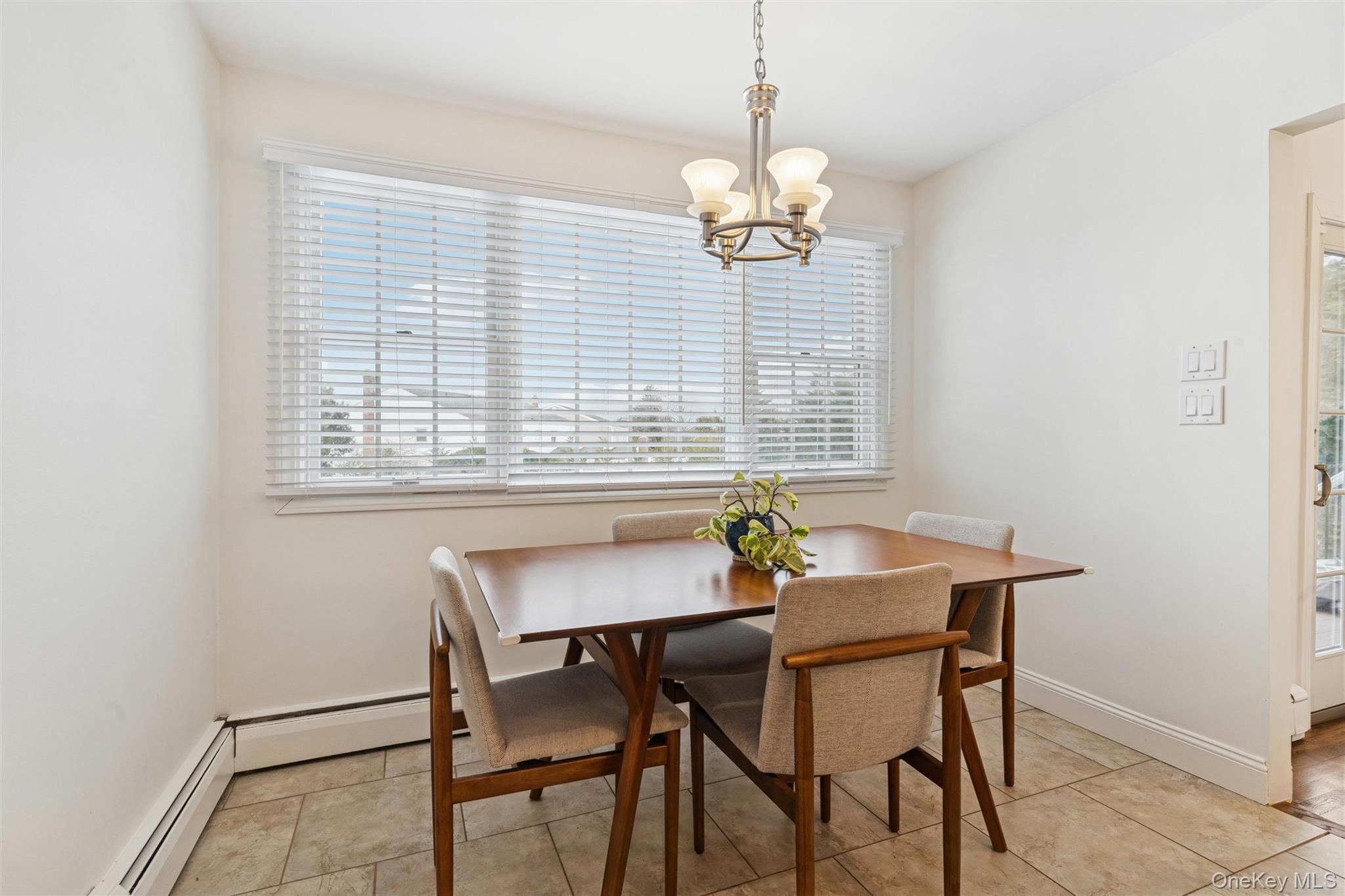 1827 Glenn Lane, Merrick, NY 11566