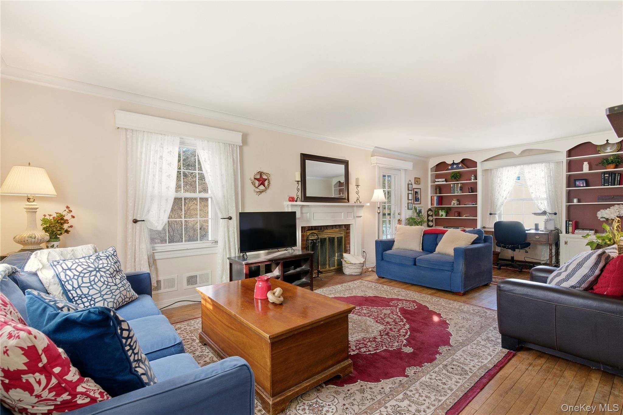 164 W Neck Road, Huntington, NY 11743