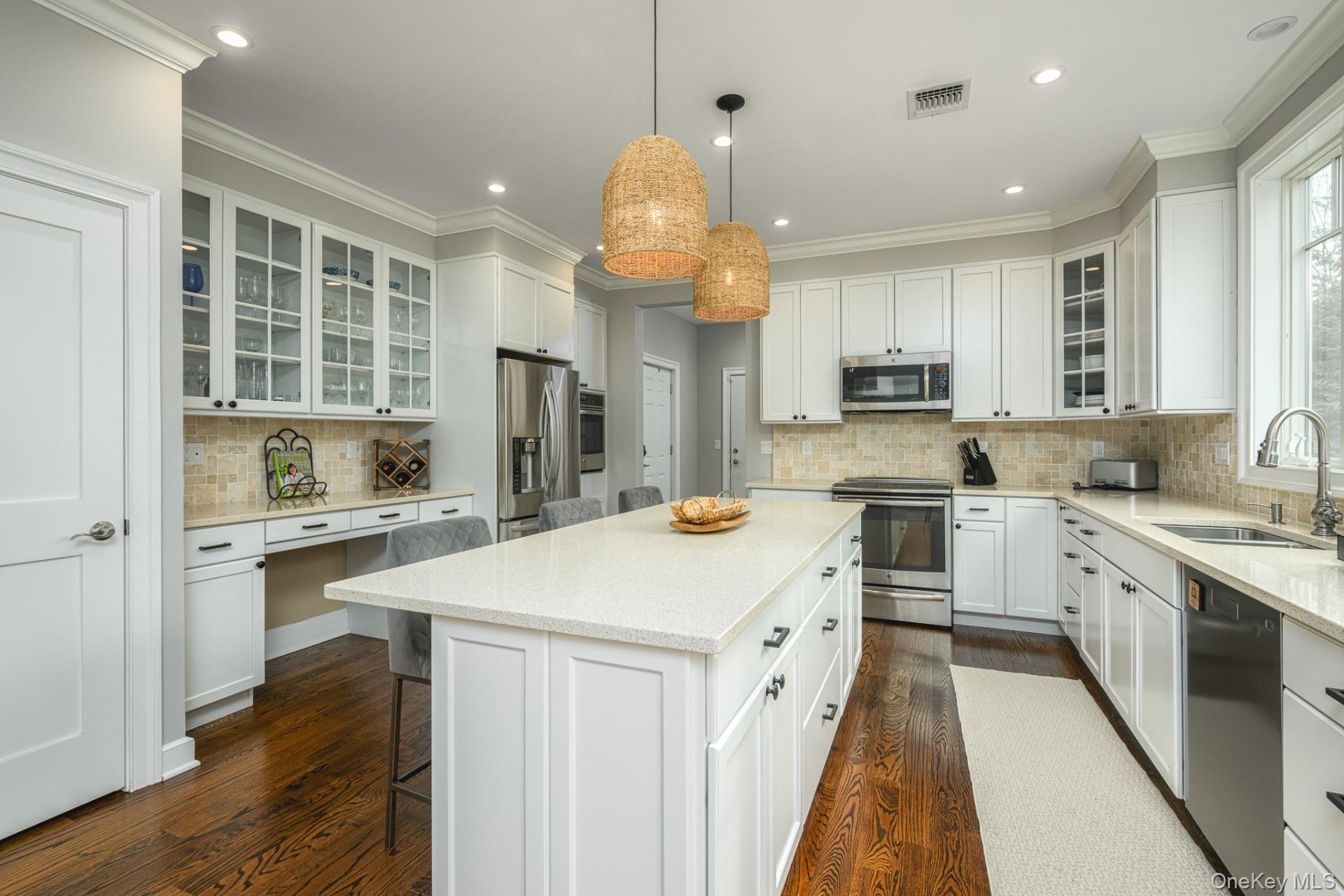 20 Bay Woods Drive, Hampton Bays, NY 11946