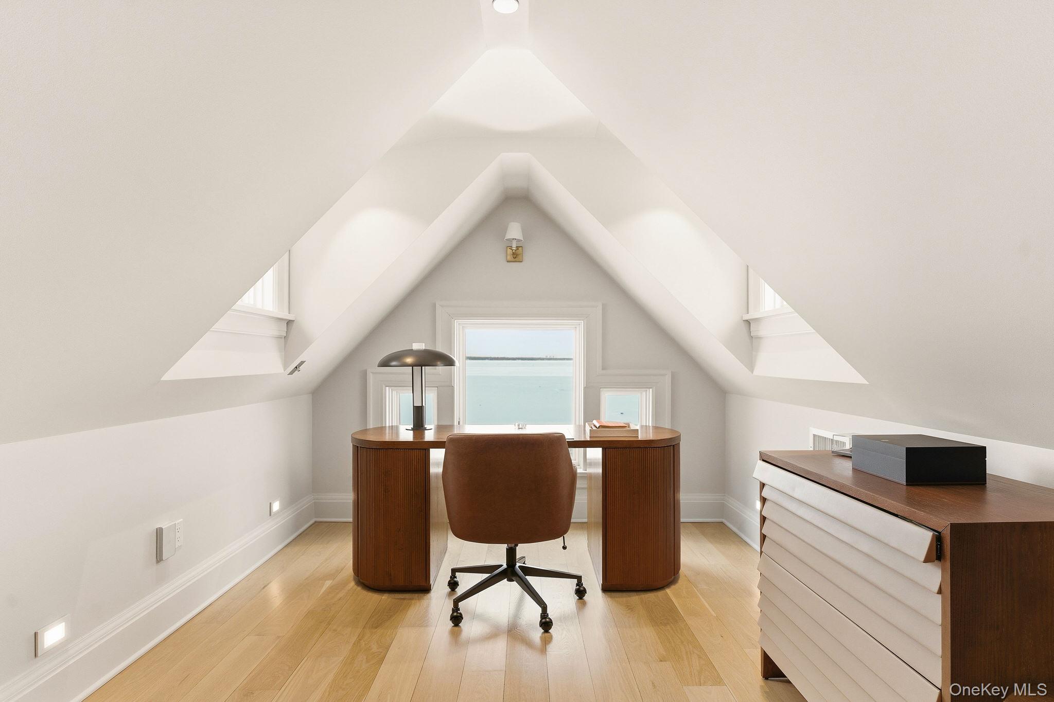 217 Hommocks Road, Larchmont, NY 10538