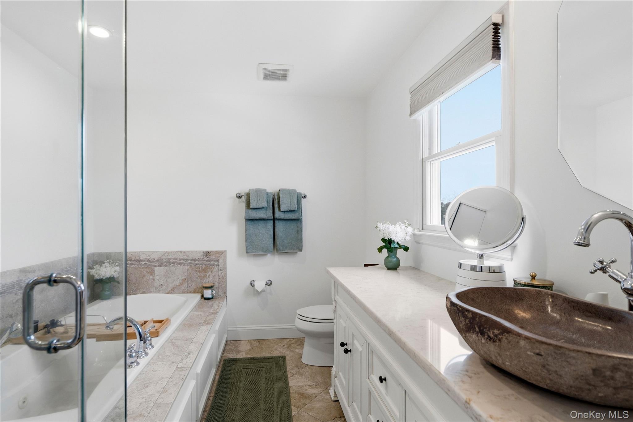 75 Syosset Circle, Syosset, NY 11791