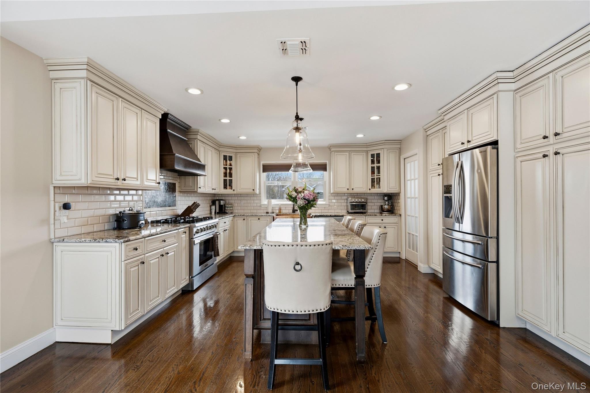 75 Syosset Circle, Syosset, NY 11791