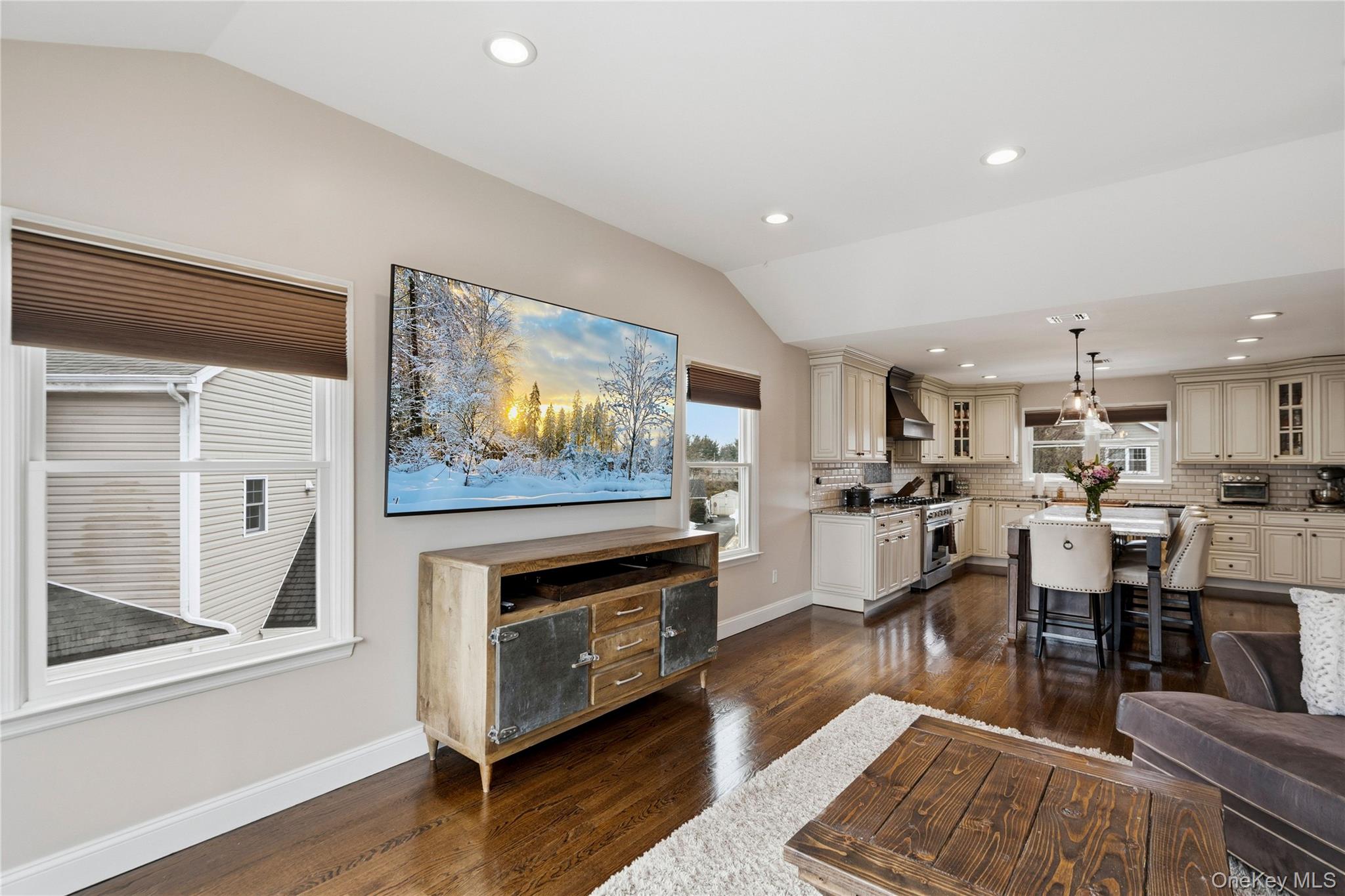 75 Syosset Circle, Syosset, NY 11791