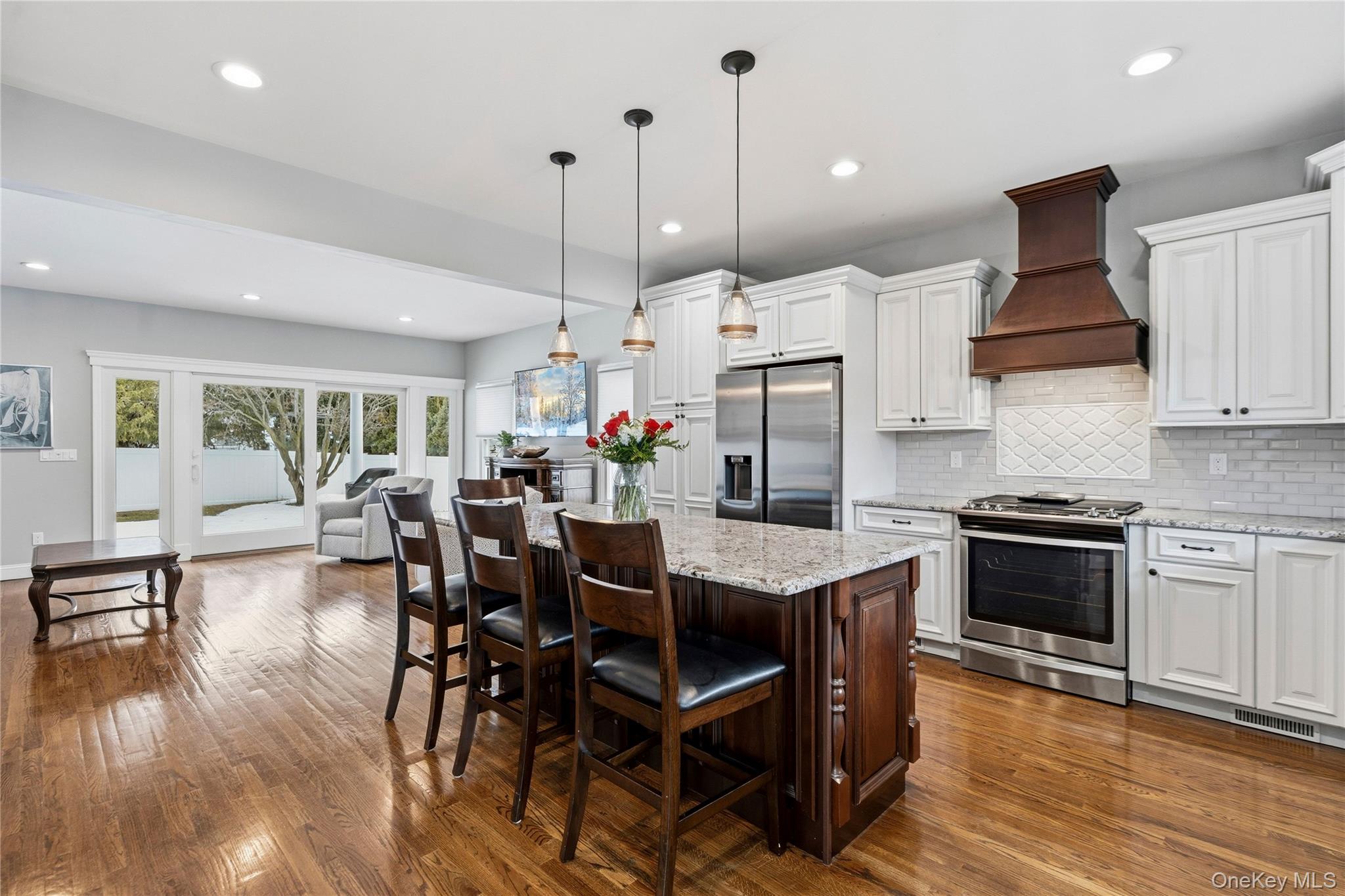 75 Syosset Circle, Syosset, NY 11791