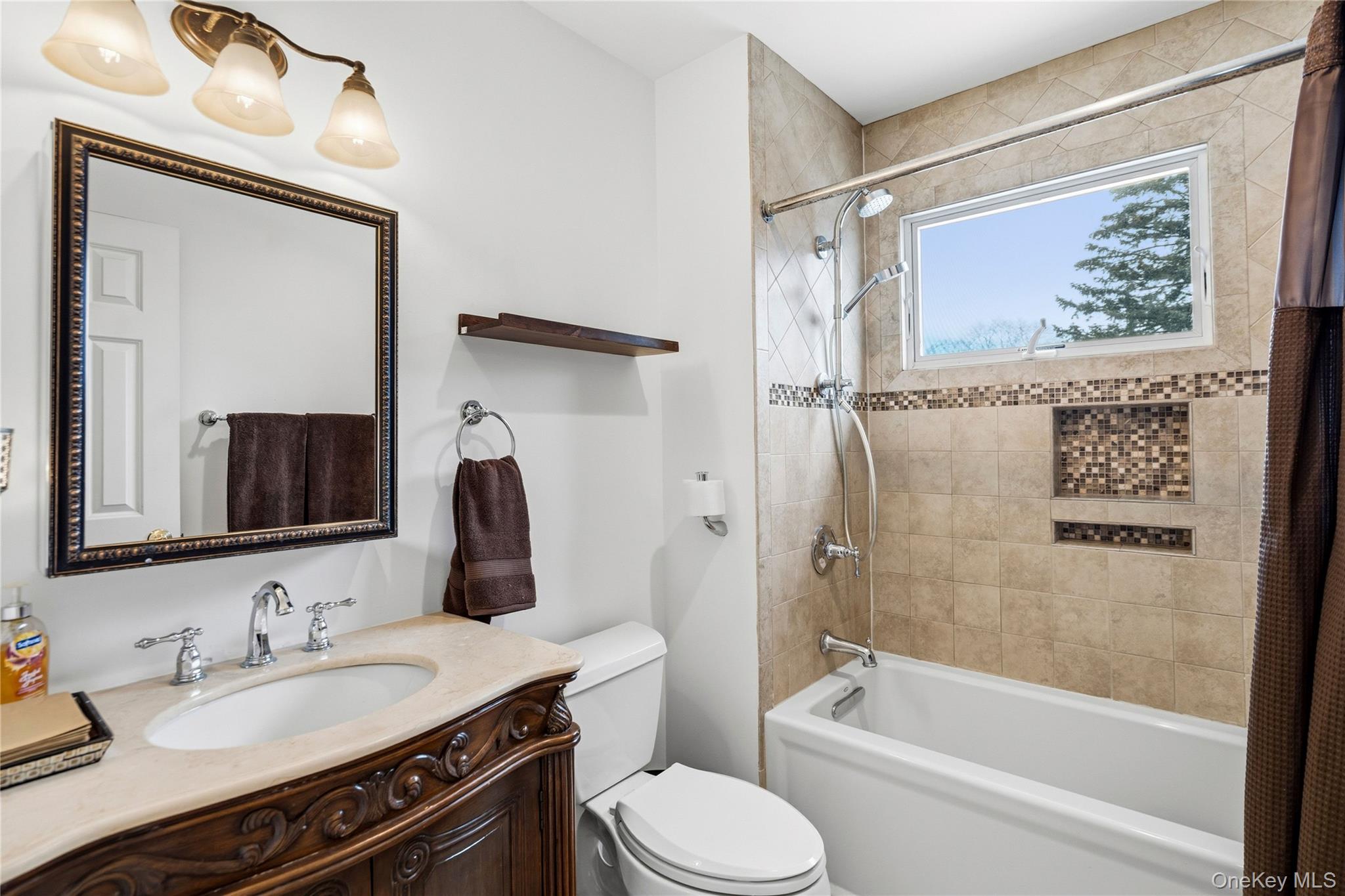 75 Syosset Circle, Syosset, NY 11791