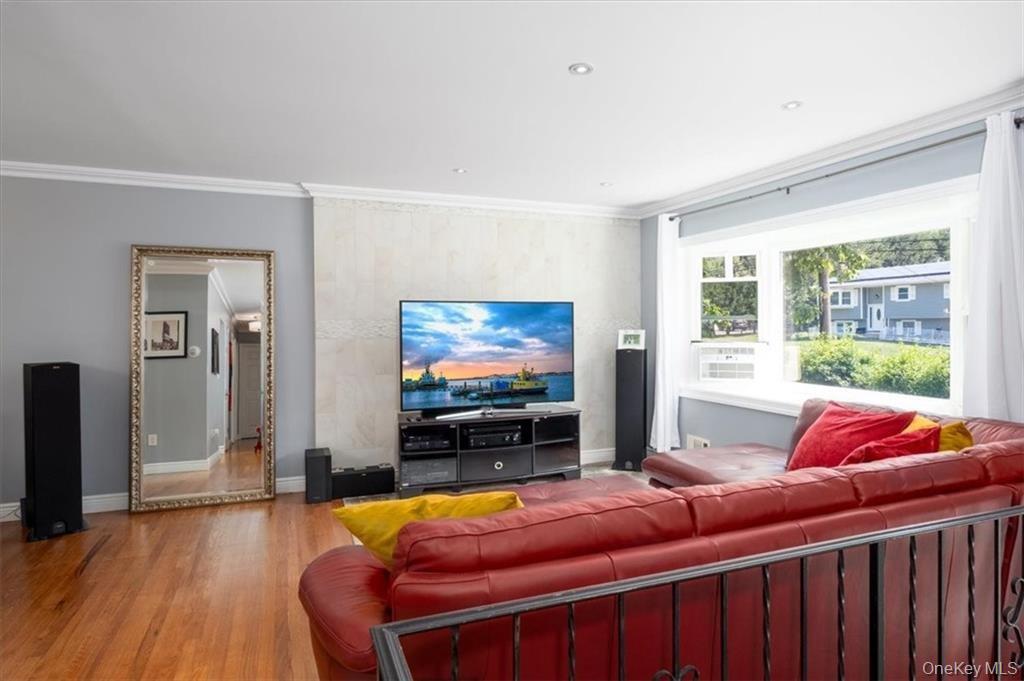 1 N Amundsen Lane, Airmont, NY 10901