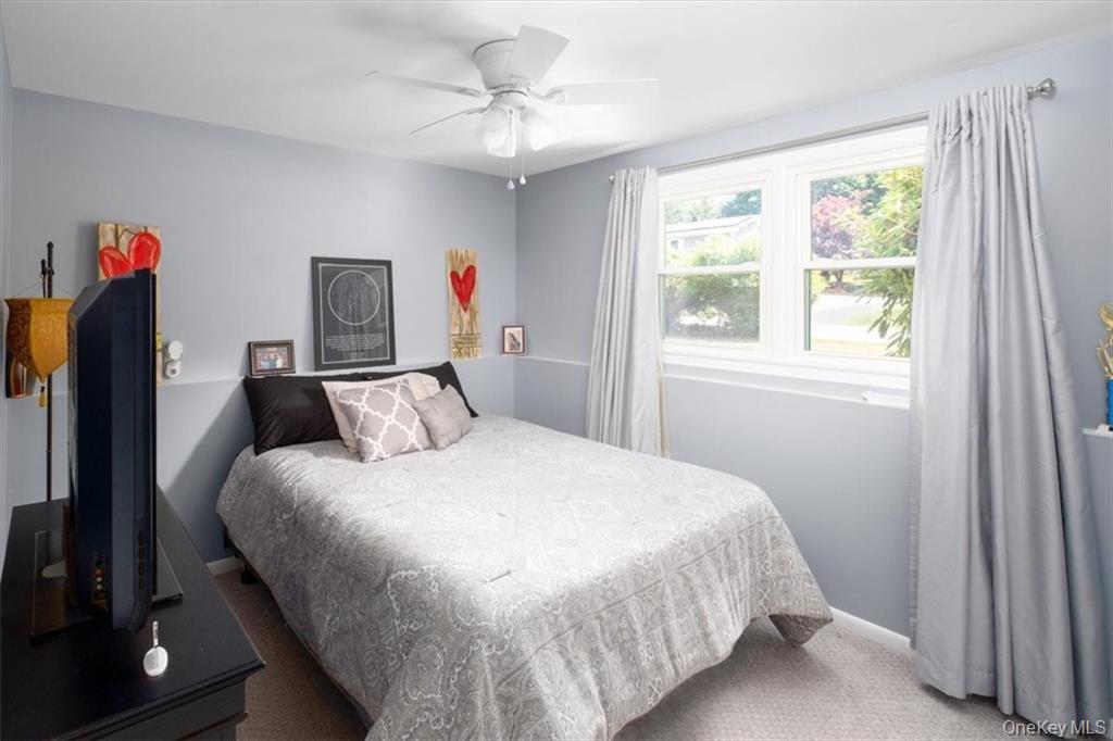 1 N Amundsen Lane, Airmont, NY 10901