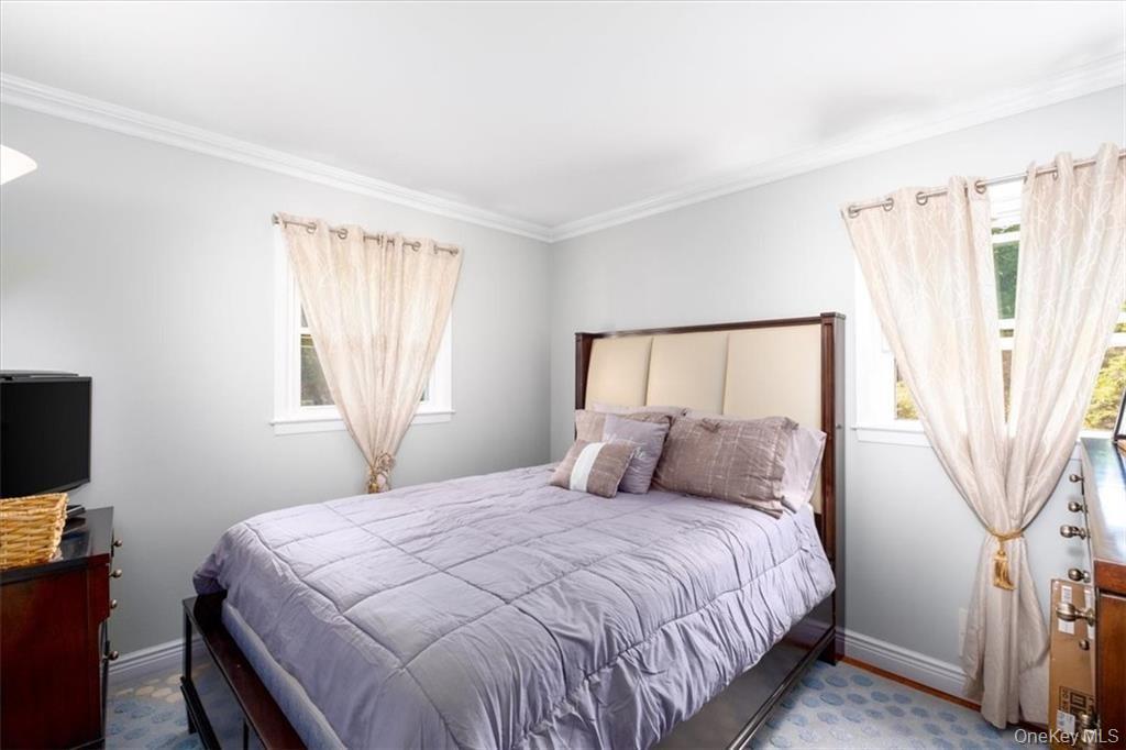 1 N Amundsen Lane, Airmont, NY 10901