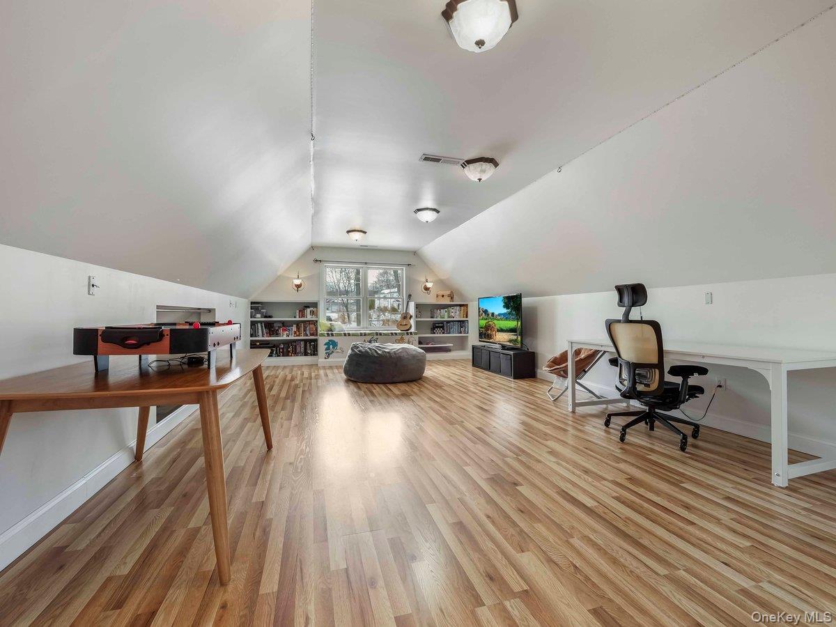 36 Horseshoe Path, Pawling, NY 12564