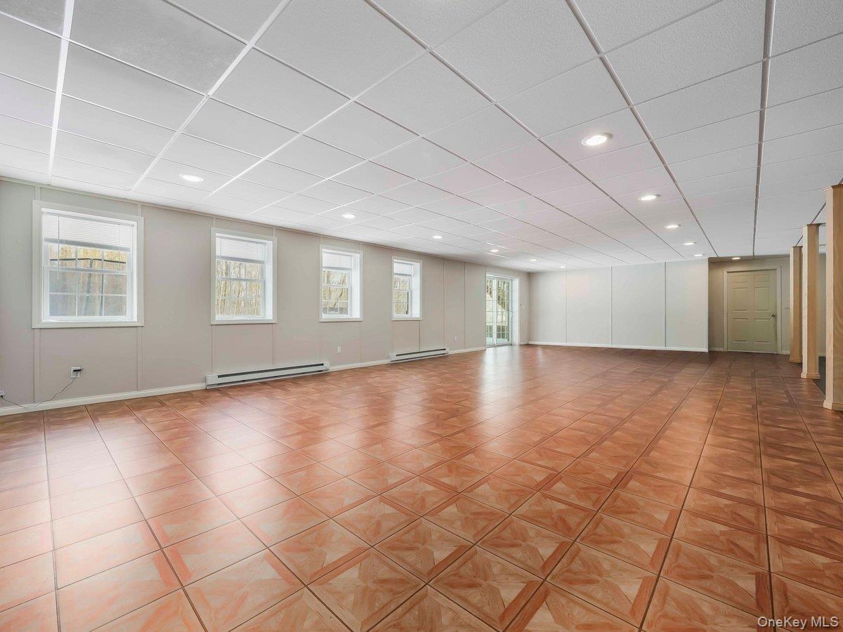 36 Horseshoe Path, Pawling, NY 12564