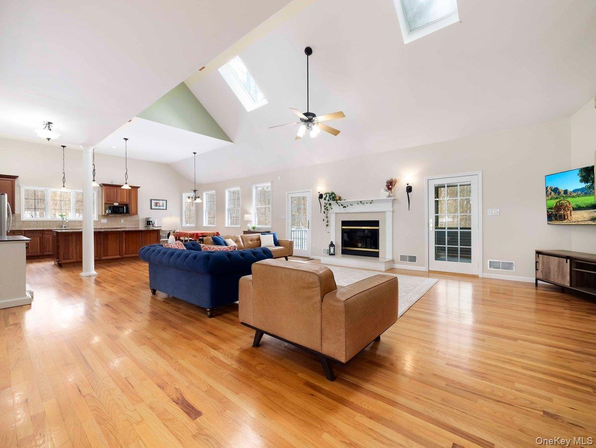 36 Horseshoe Path, Pawling, NY 12564