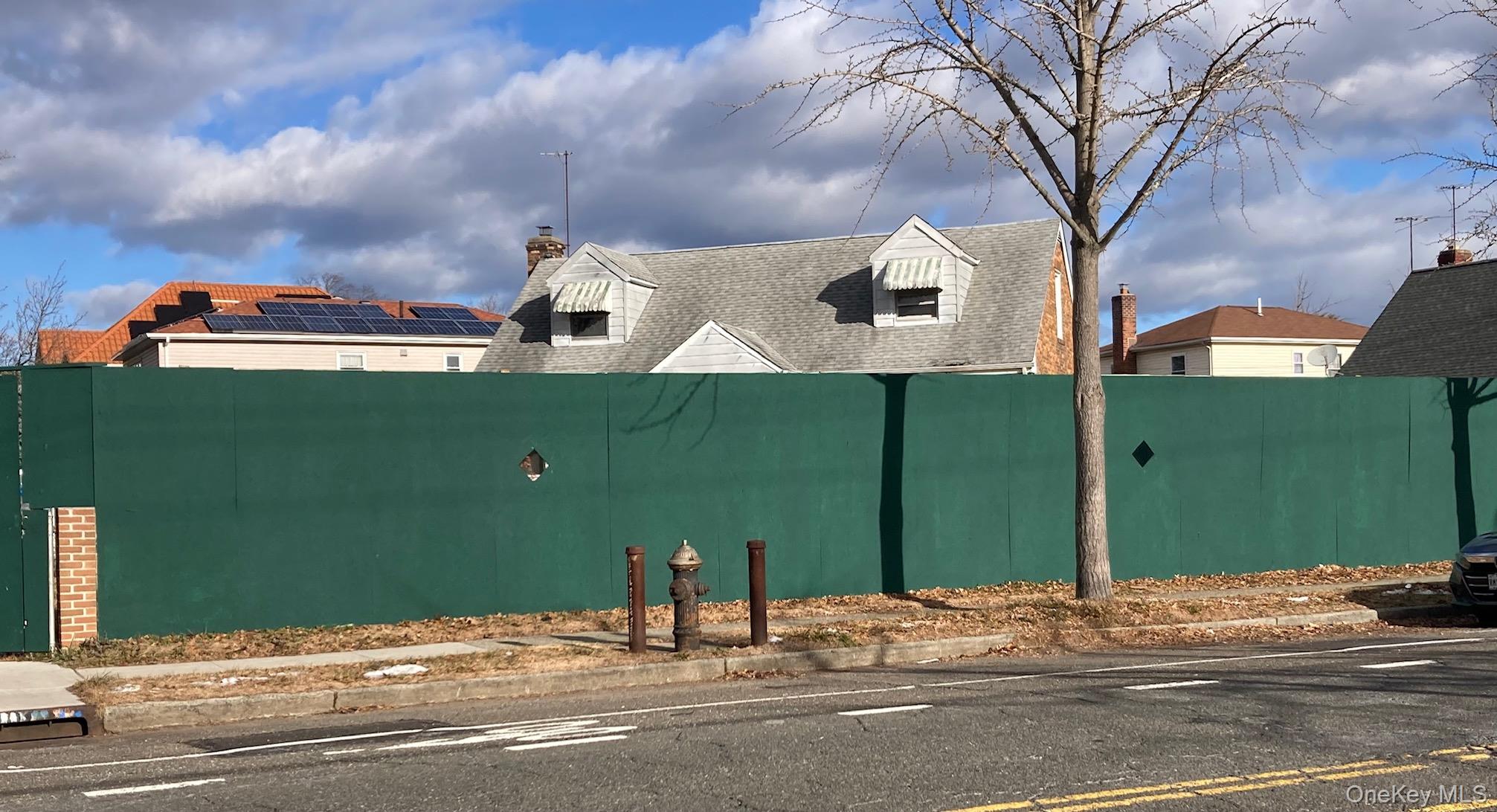 26401 82nd Avenue, Glen Oaks, NY 11004