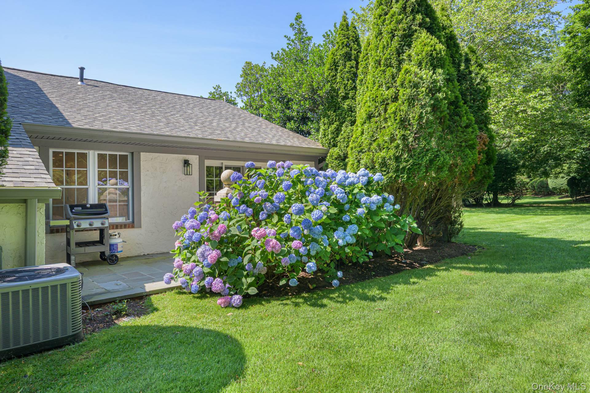 10 Leland Lane # 35, Southampton, NY 11968