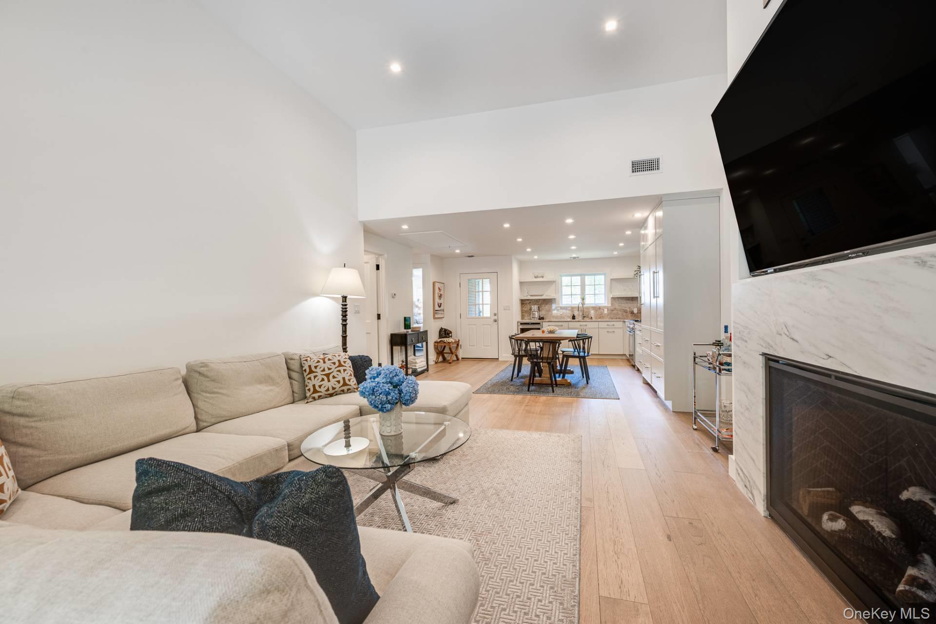 10 Leland Lane # 35, Southampton, NY 11968