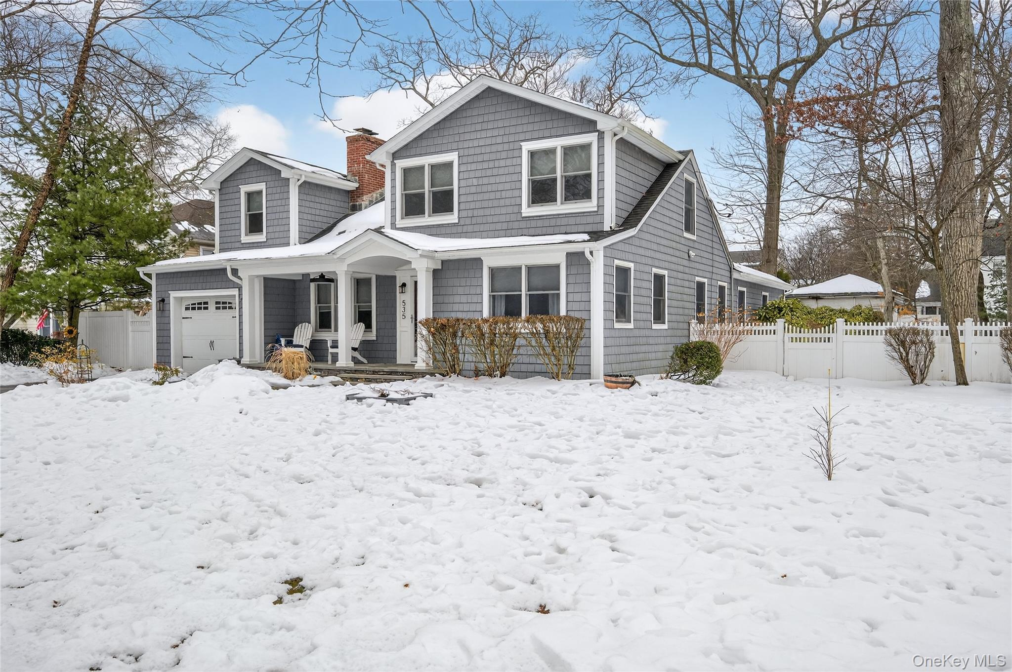 535 Brooklyn Boulevard, Brightwaters, NY 11718