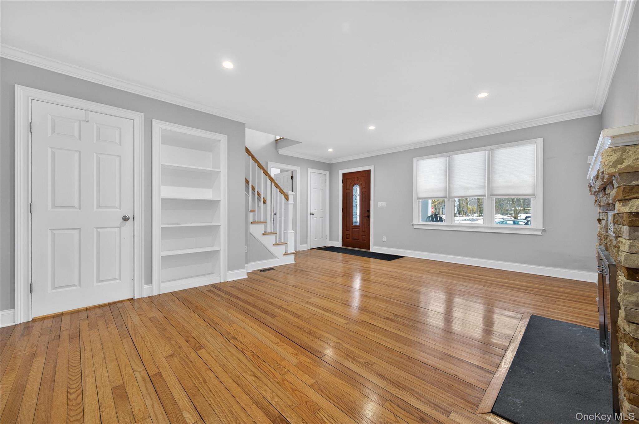 535 Brooklyn Boulevard, Brightwaters, NY 11718