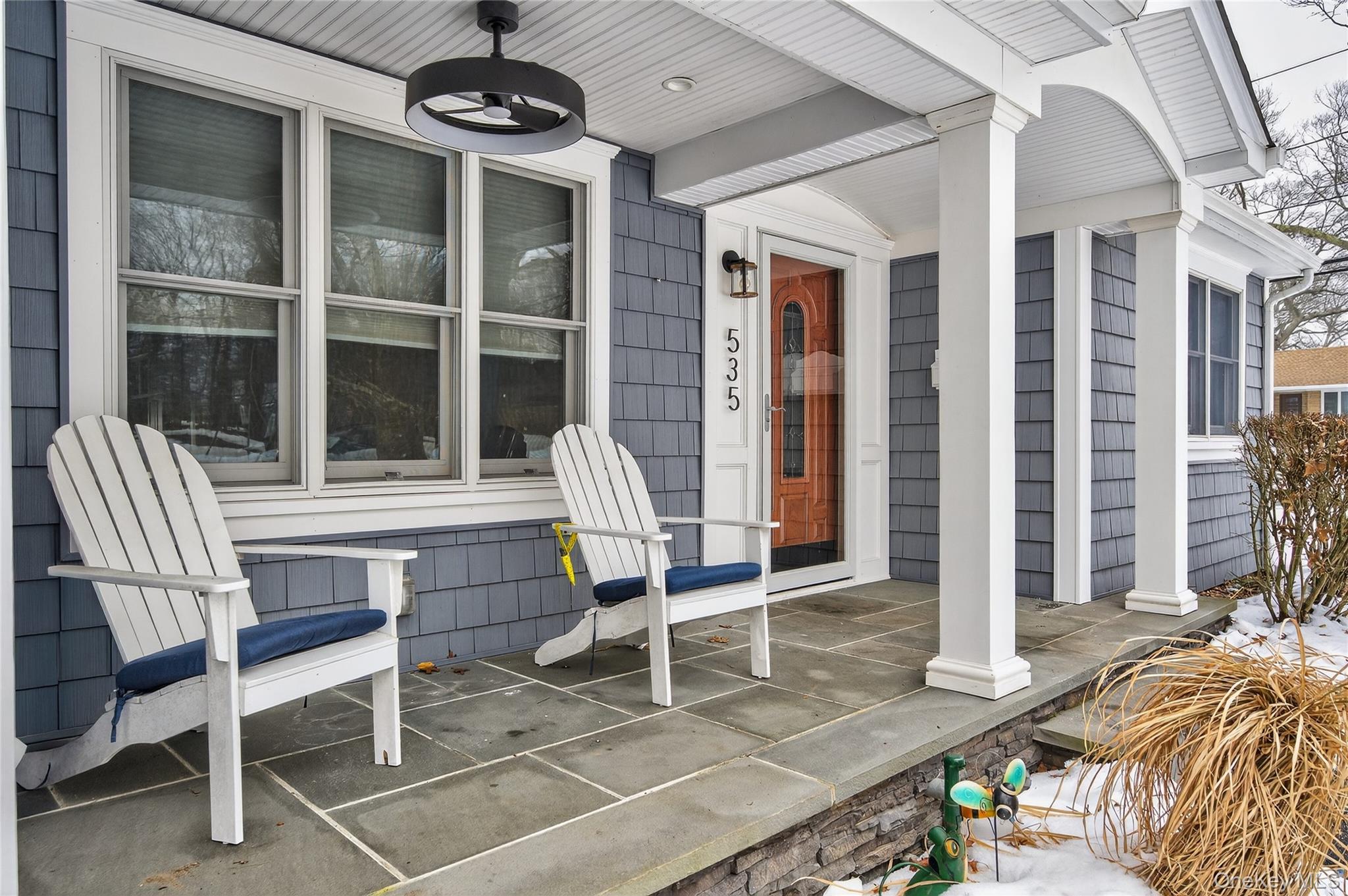 535 Brooklyn Boulevard, Brightwaters, NY 11718