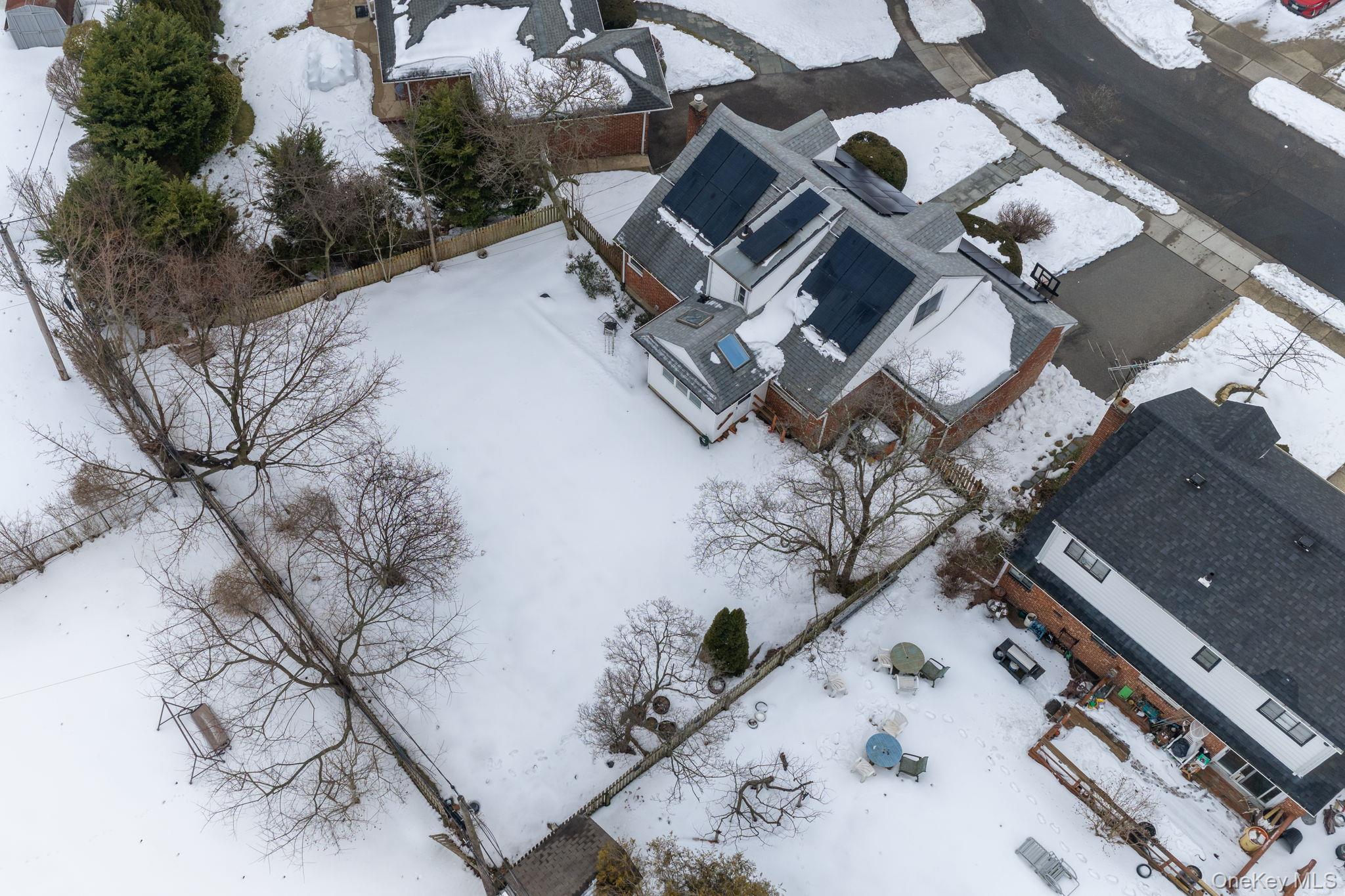 225 Willets Lane, Jericho, NY 11753