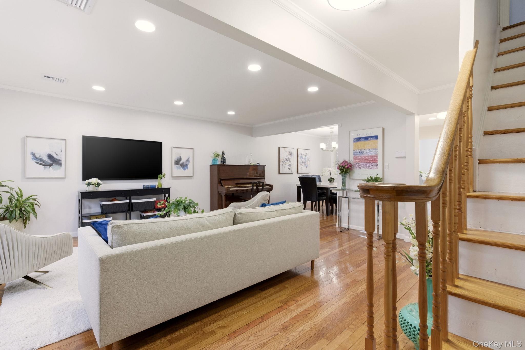 225 Willets Lane, Jericho, NY 11753